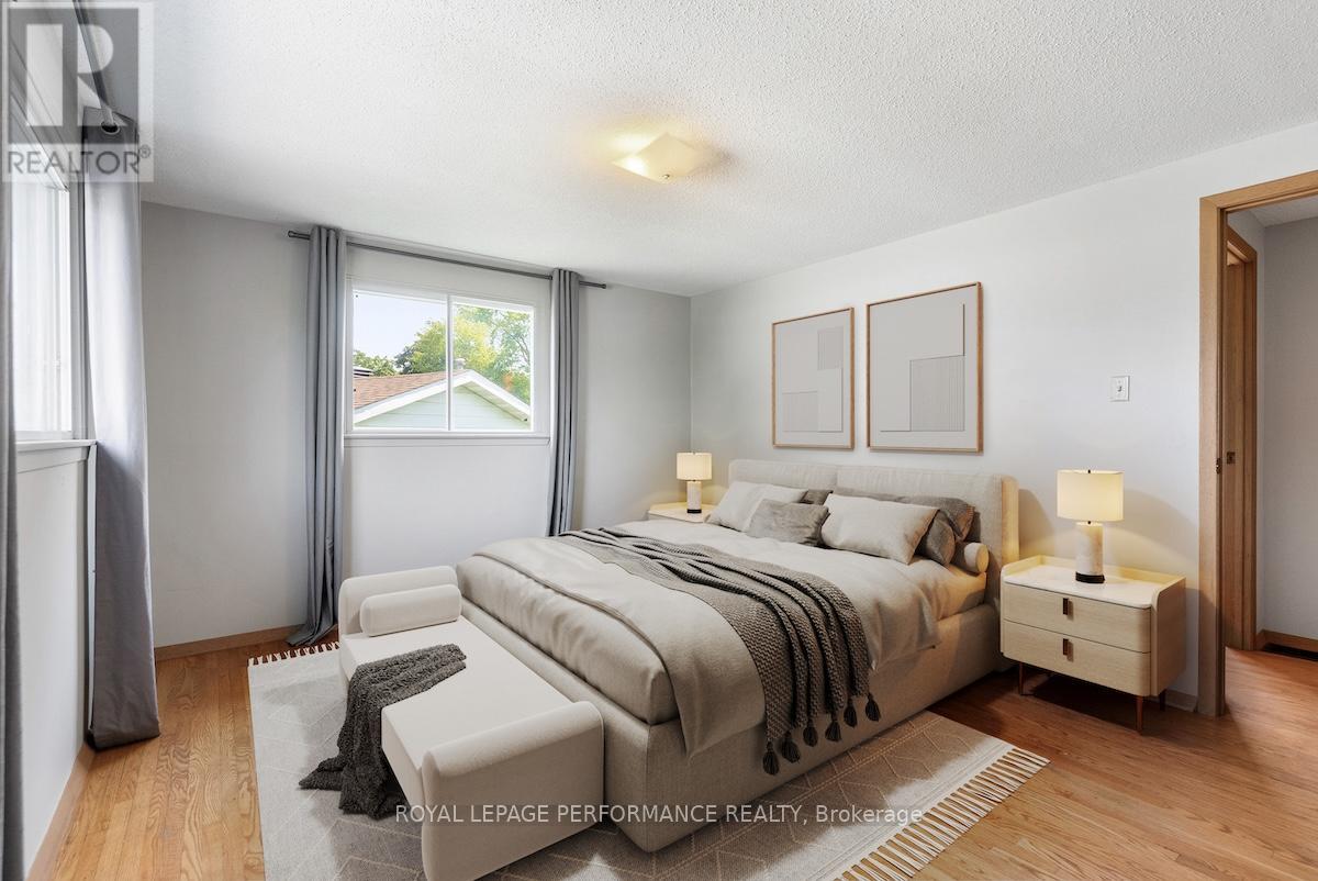33 Woodview Crescent