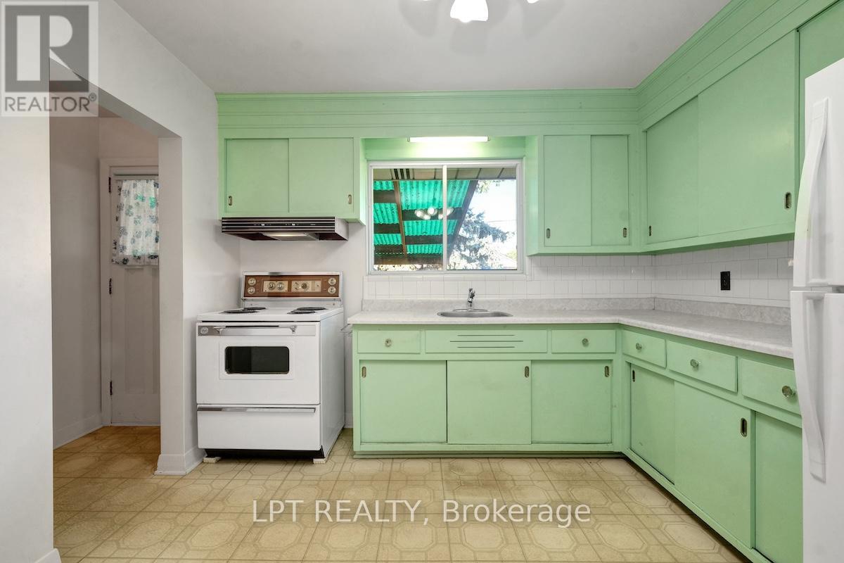 151 Oakridge Boulevard