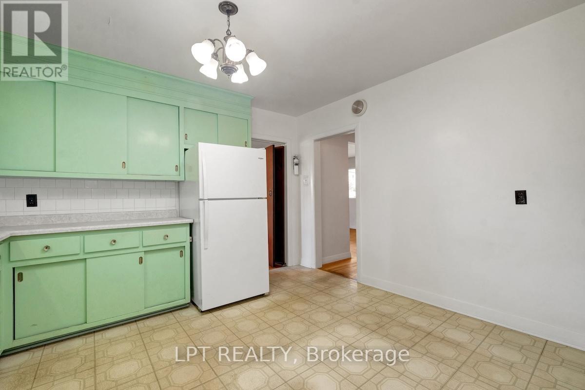 151 Oakridge Boulevard