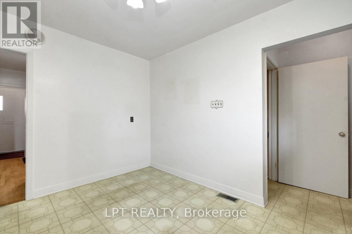 151 Oakridge Boulevard
