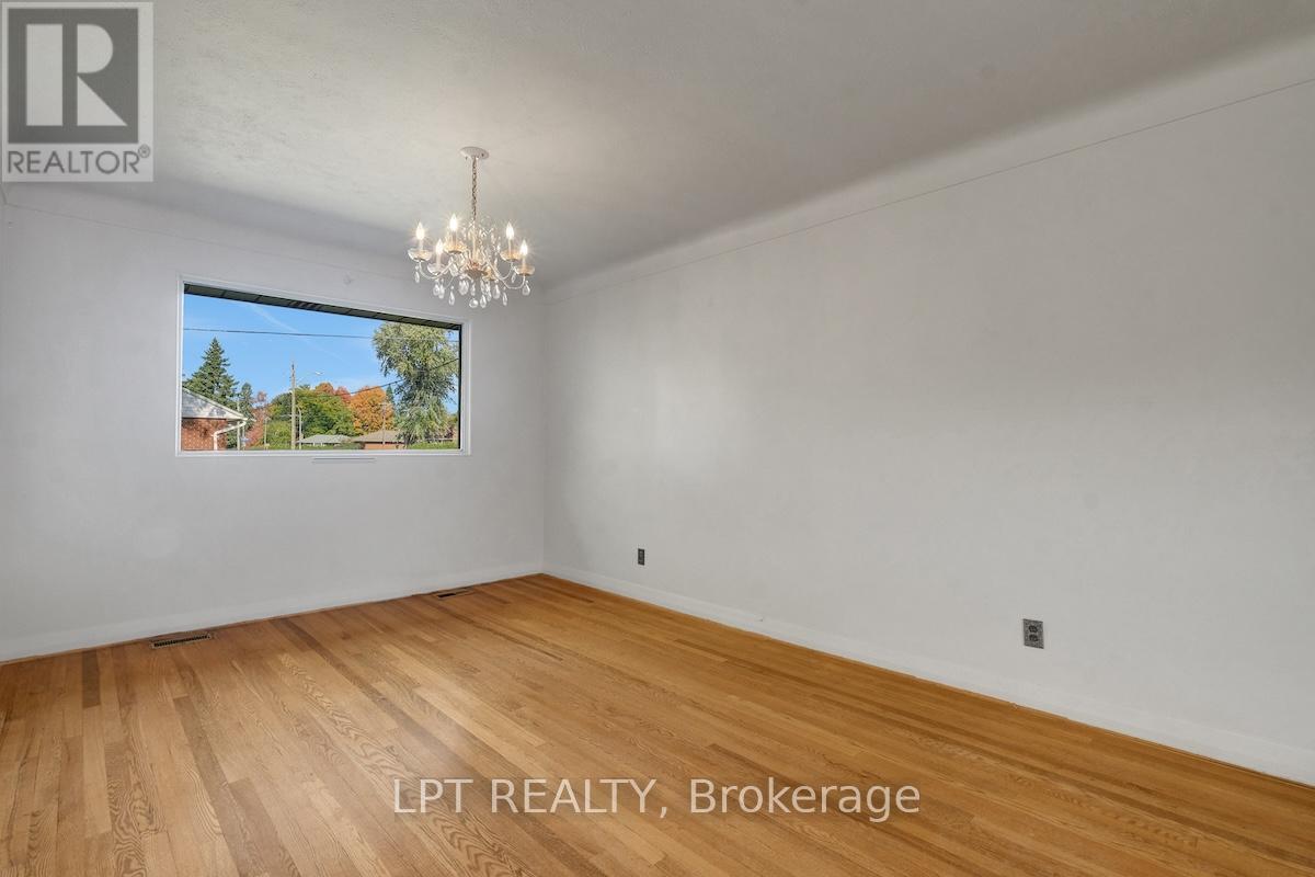 151 Oakridge Boulevard