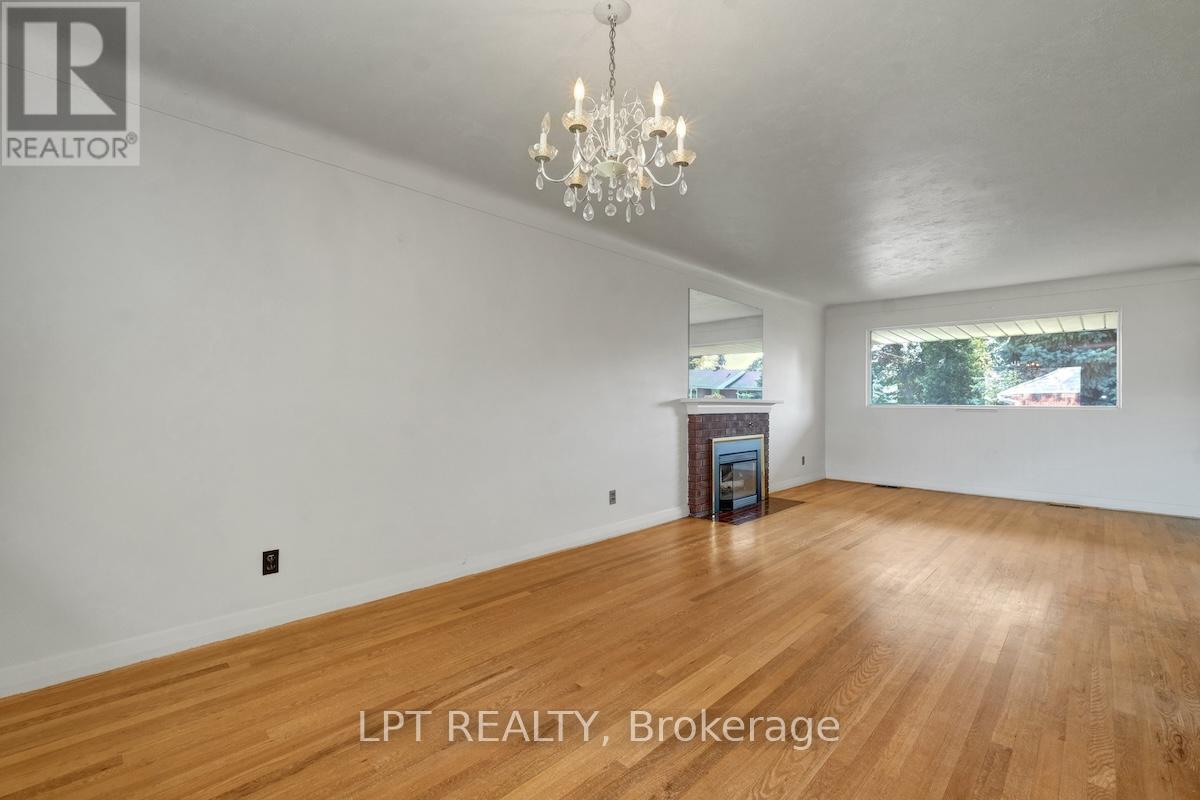 151 Oakridge Boulevard