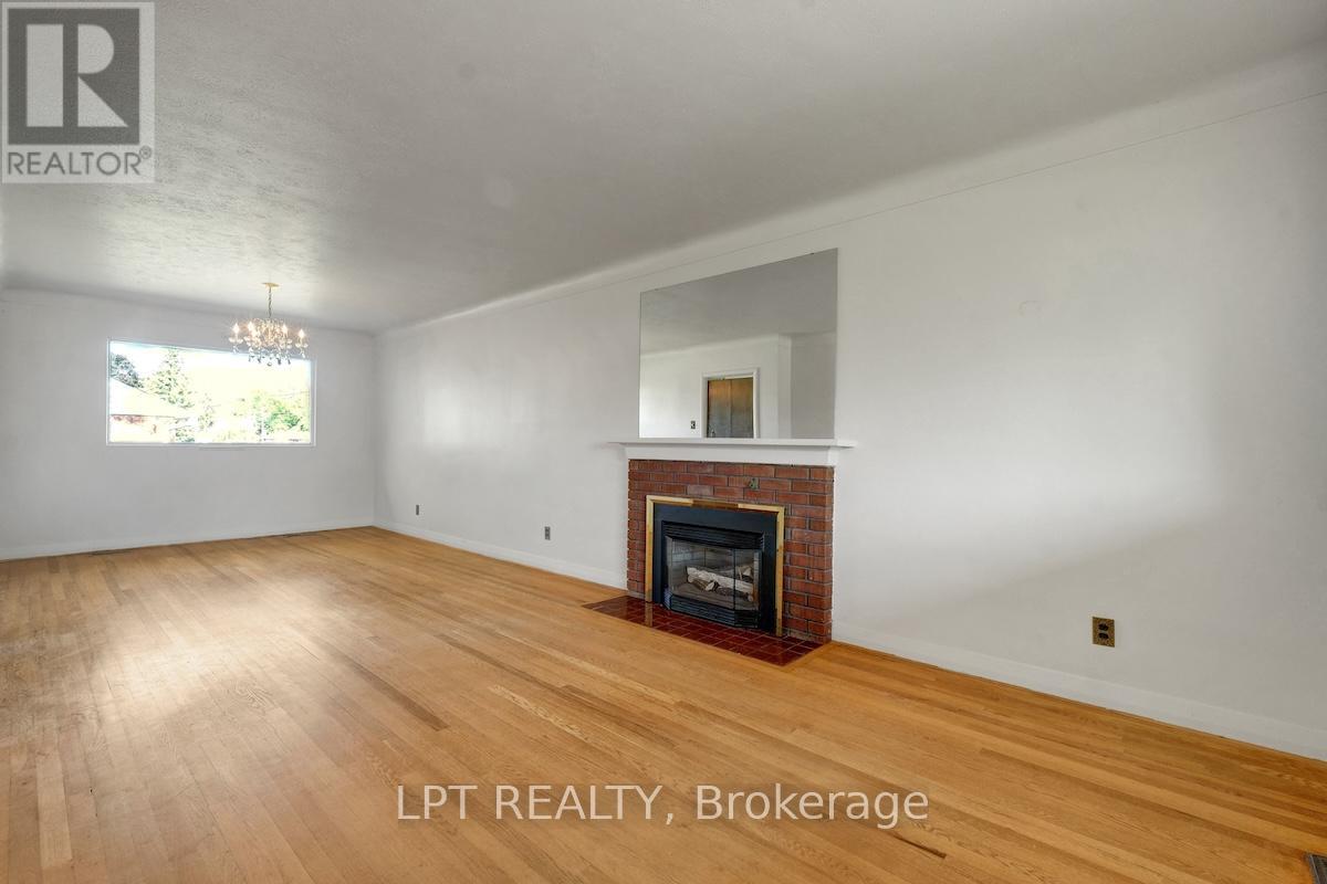 151 Oakridge Boulevard
