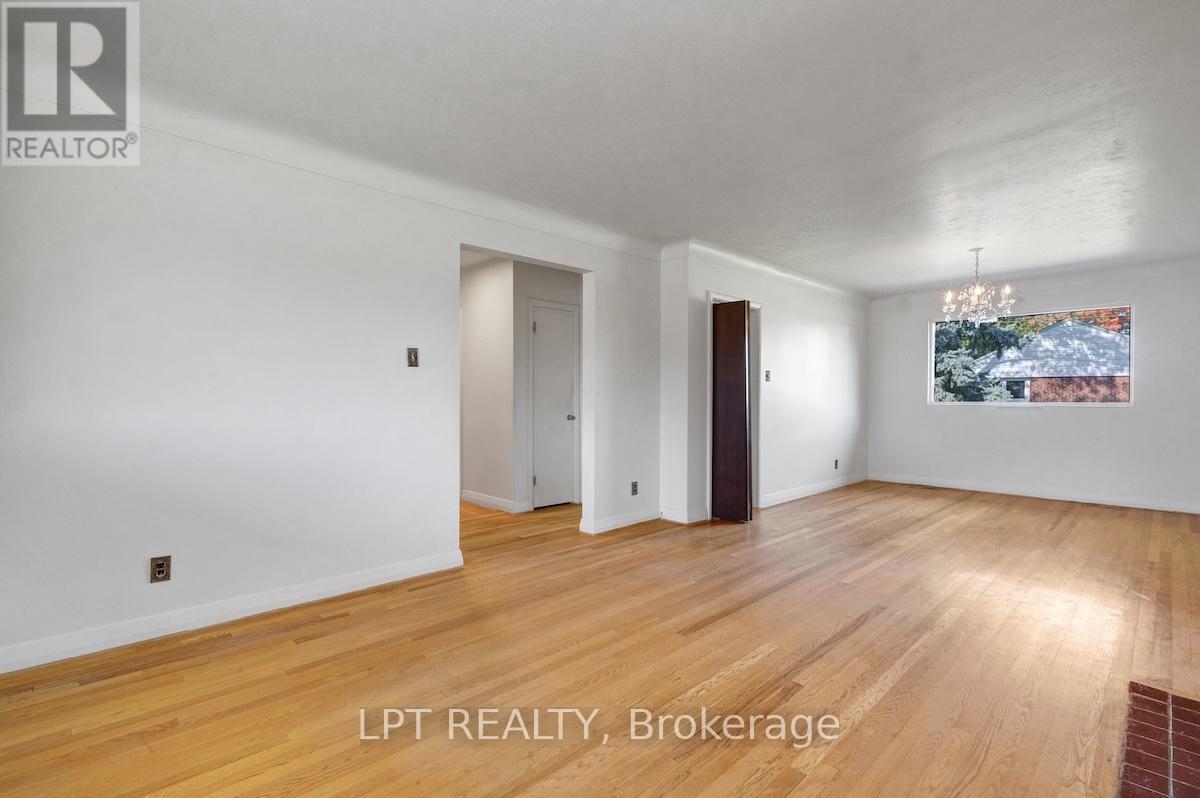 151 Oakridge Boulevard