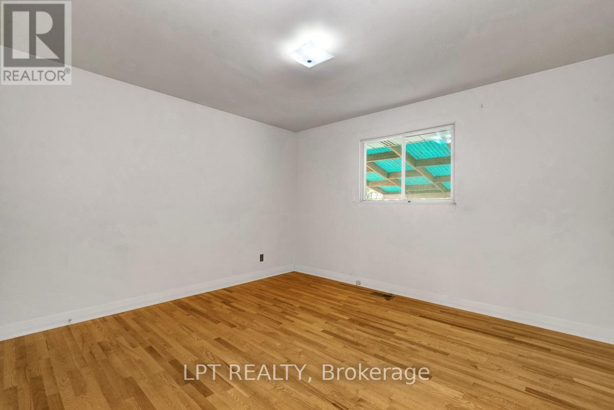 151 Oakridge Boulevard