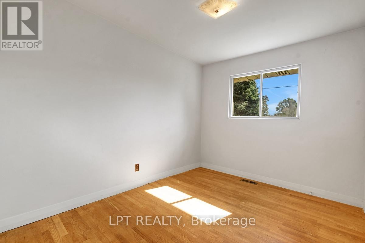 151 Oakridge Boulevard