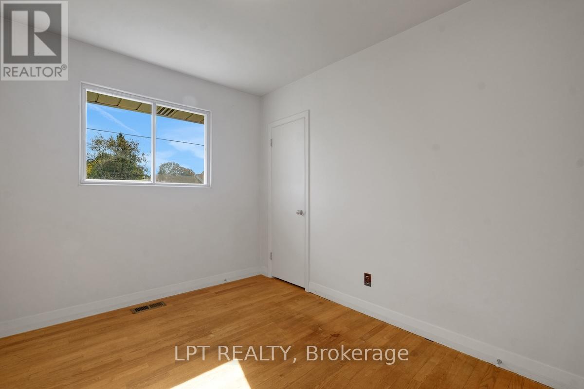 151 Oakridge Boulevard