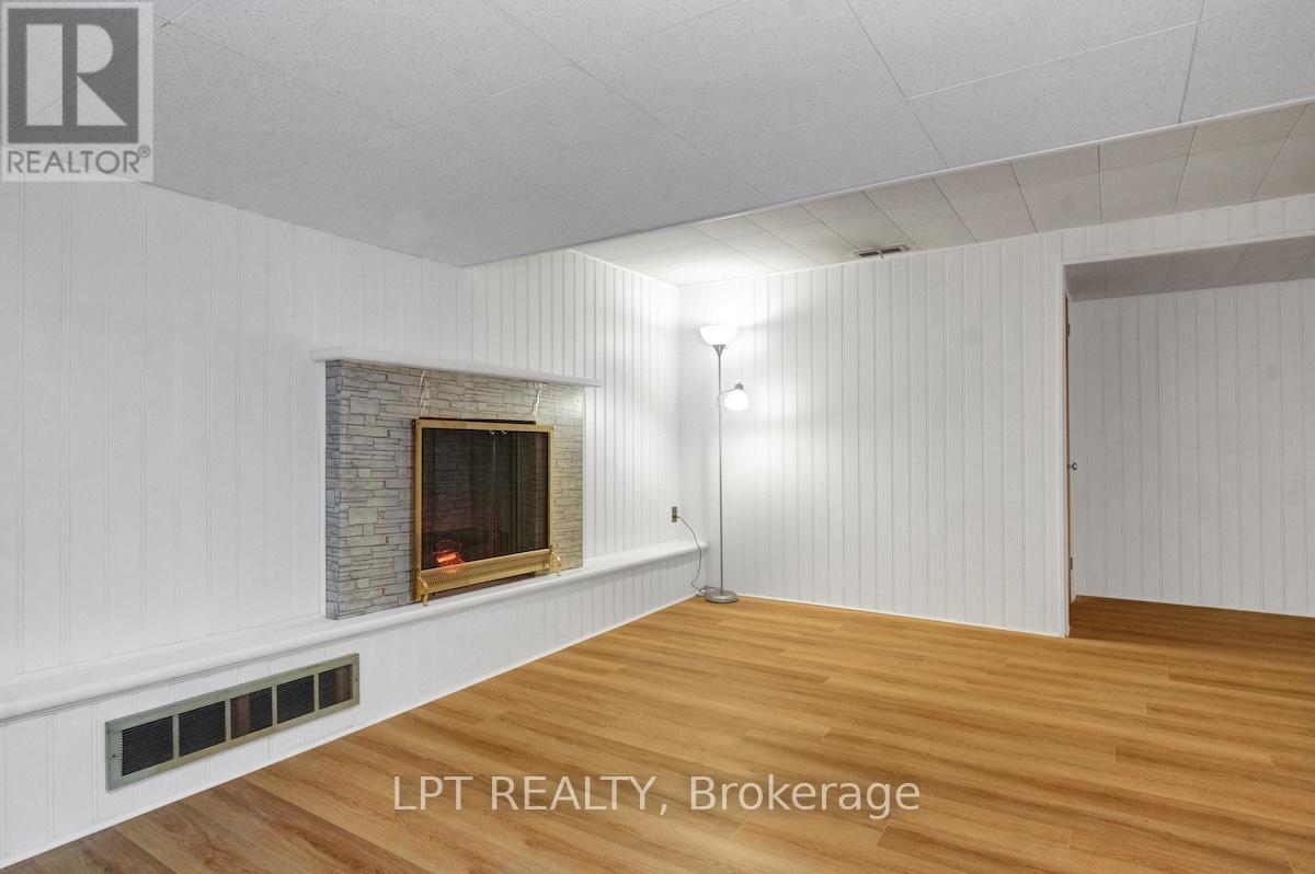 151 Oakridge Boulevard