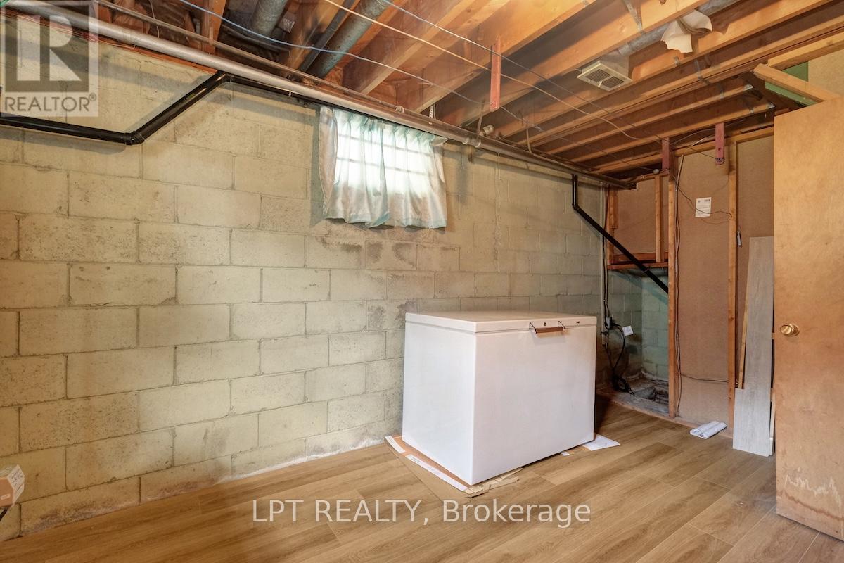 151 Oakridge Boulevard