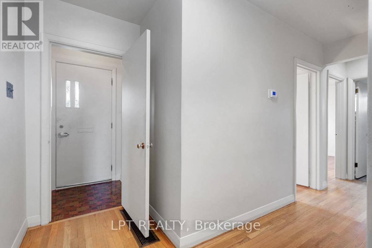 151 Oakridge Boulevard