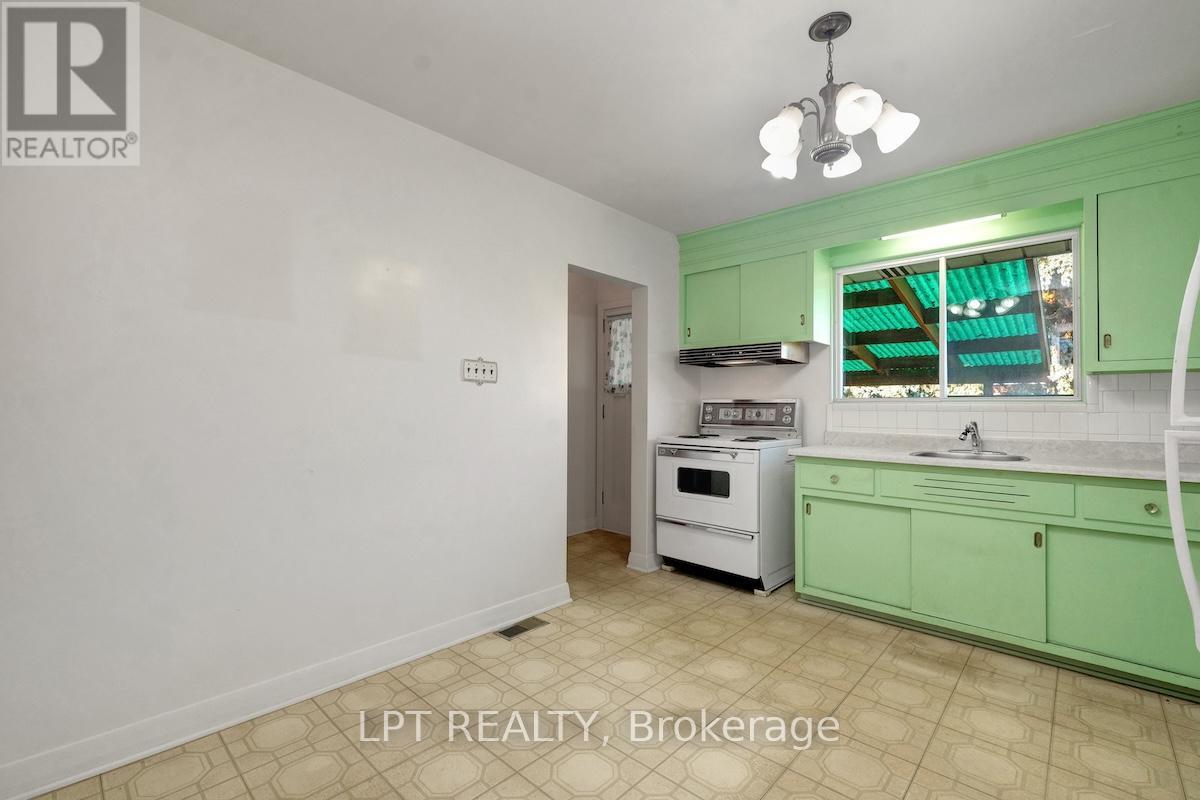 151 Oakridge Boulevard