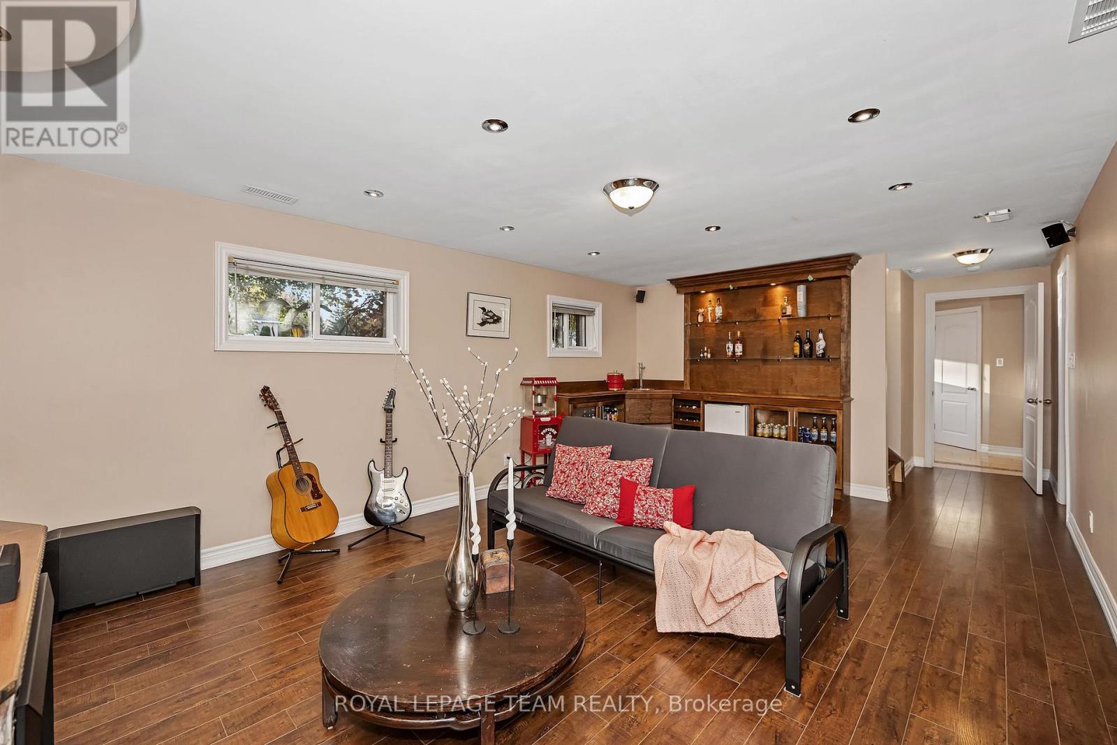 1115 Des Cerisiers Street