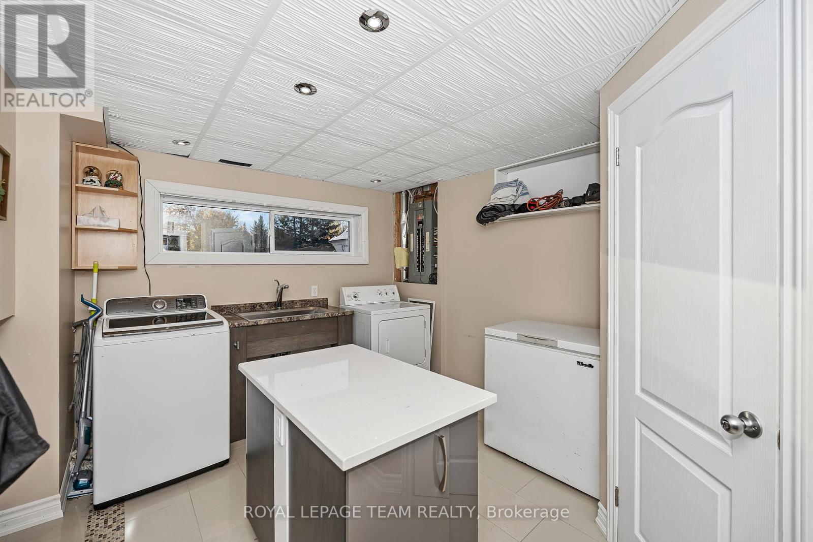 1115 Des Cerisiers Street