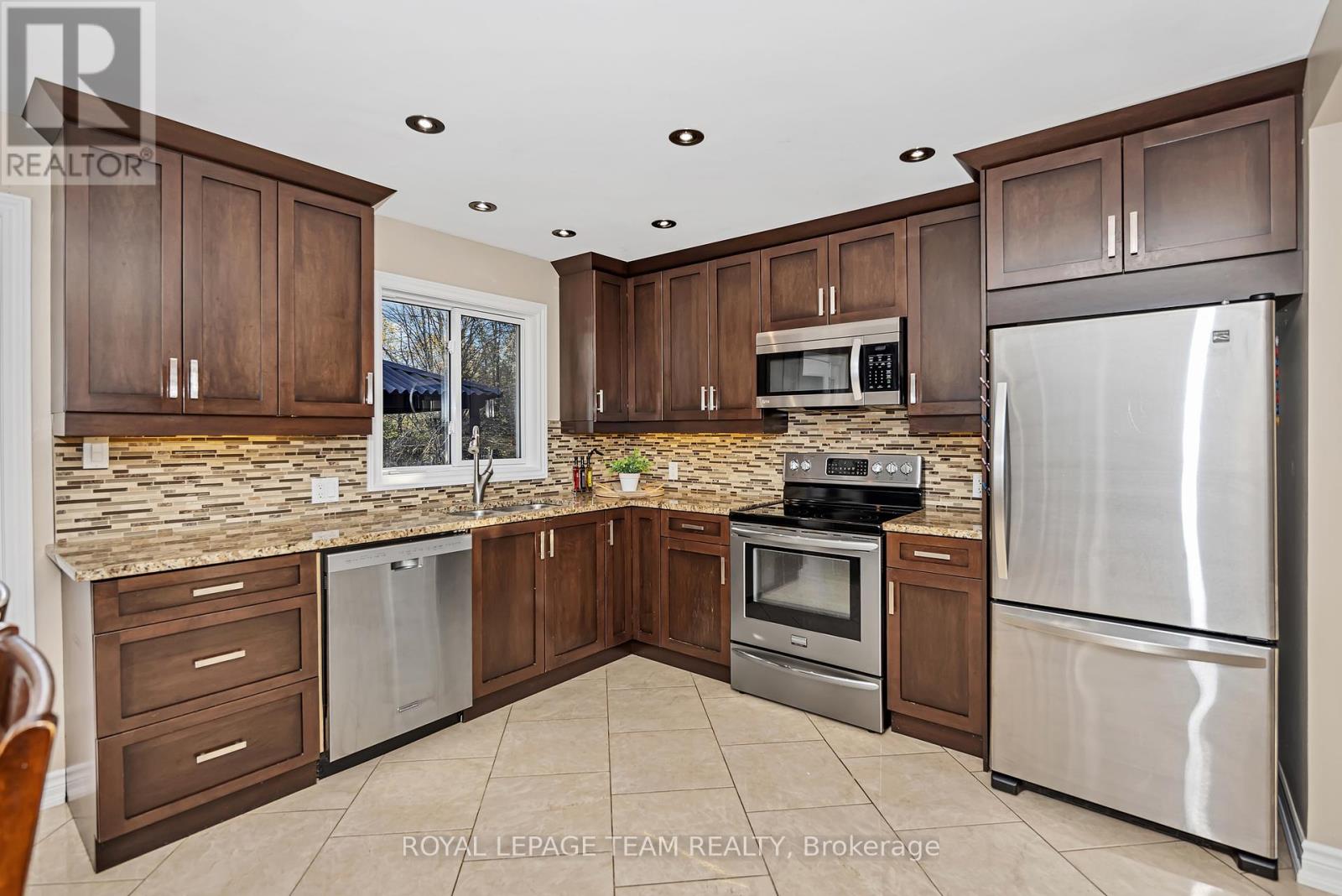 1115 Des Cerisiers Street