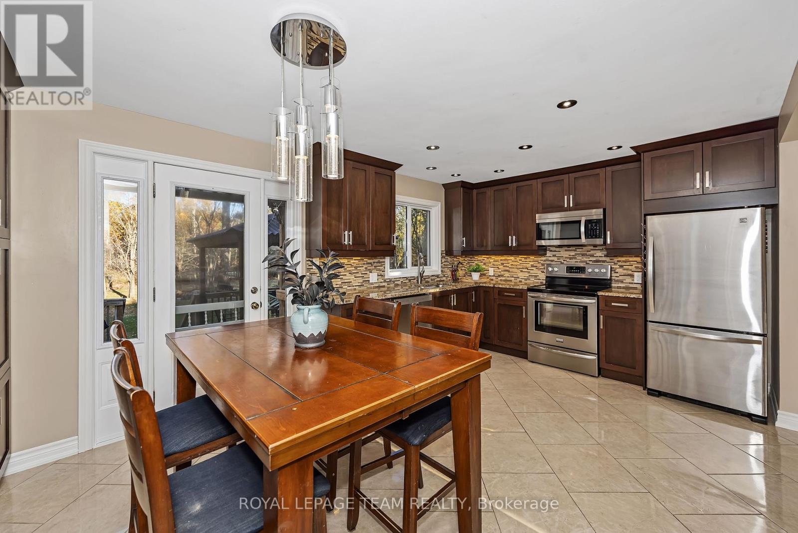 1115 Des Cerisiers Street
