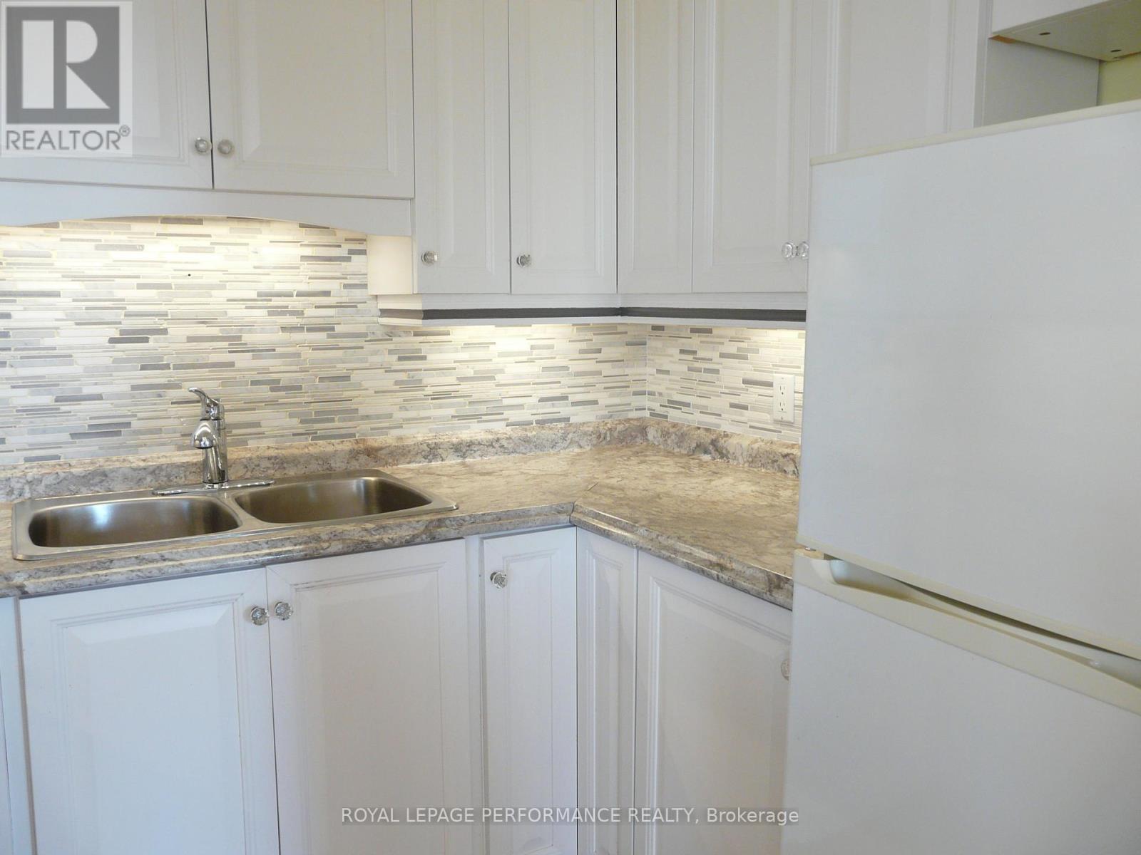 Penthouse 2 - 158c Mcarthur Avenue