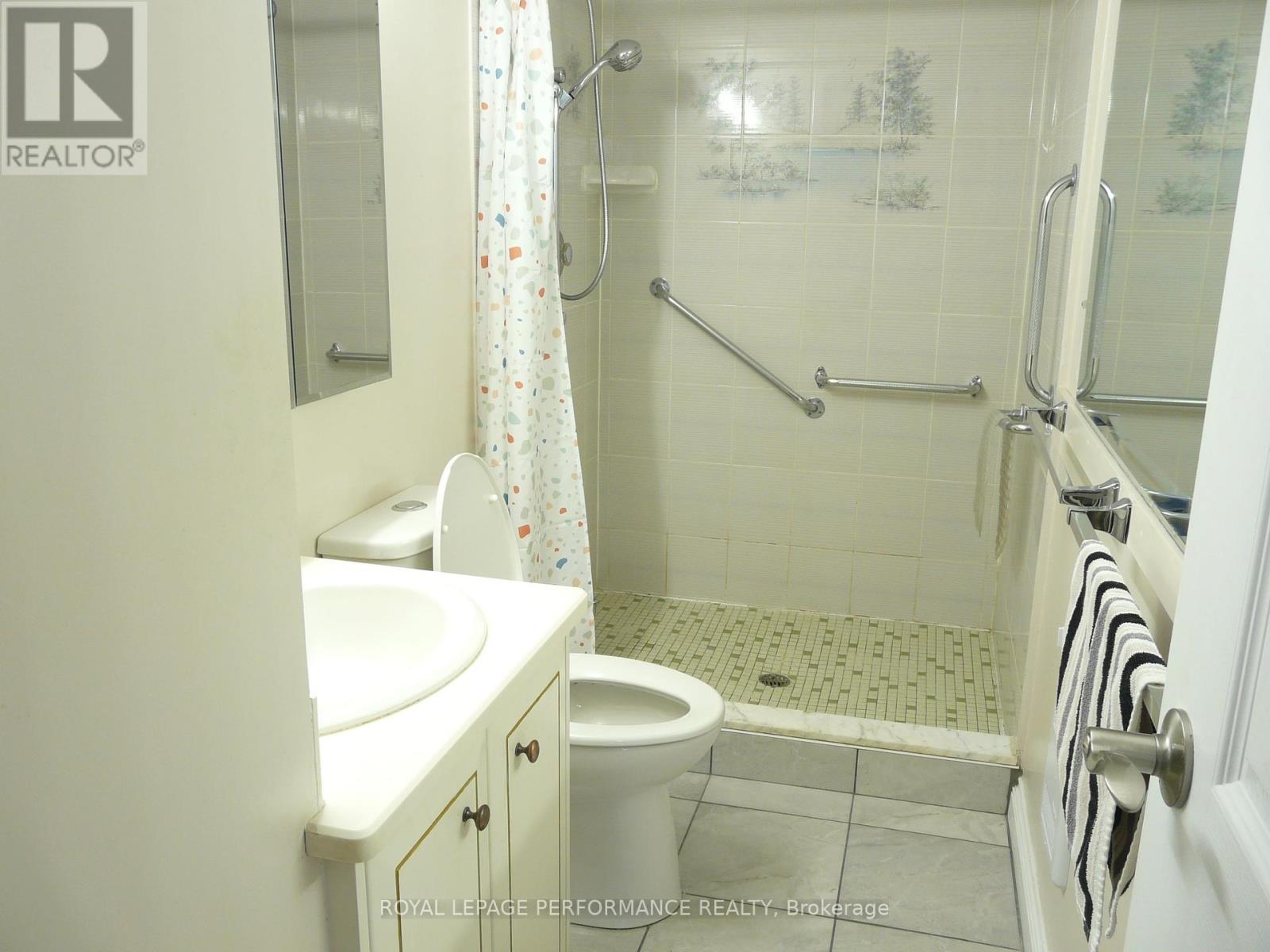 Penthouse 2 - 158c Mcarthur Avenue