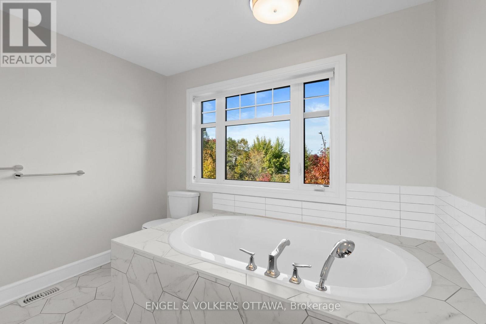 122 Helen Rapp Way
