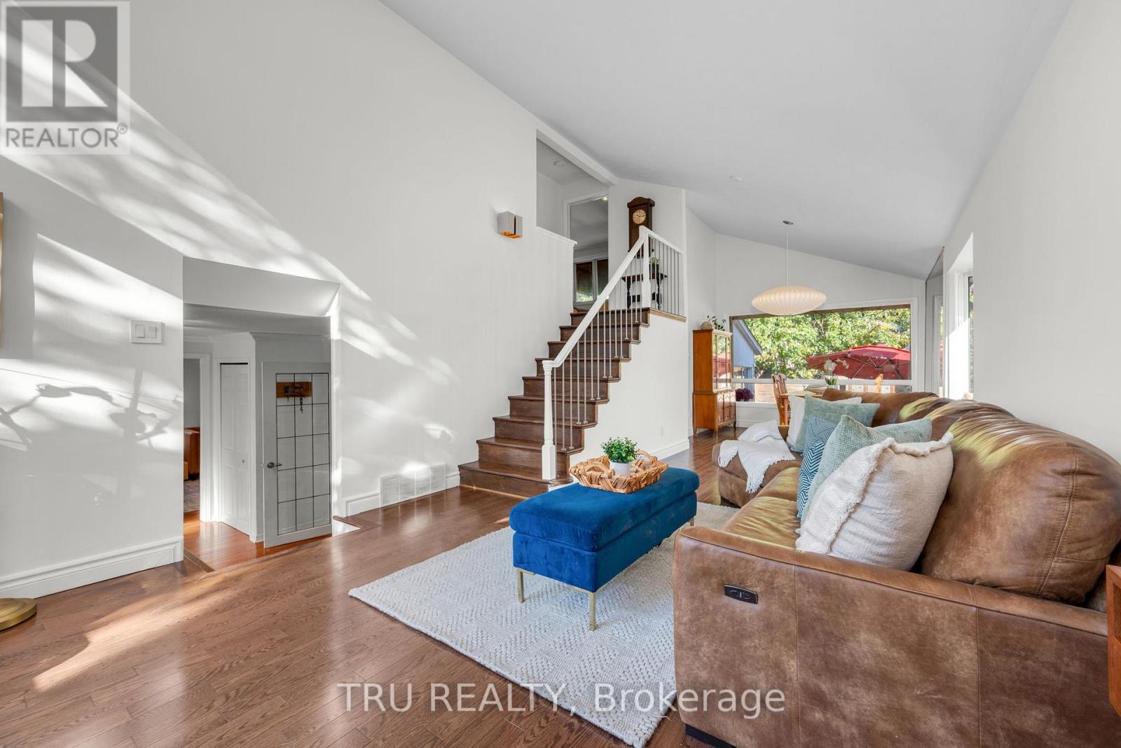 189 St Laurent Boulevard