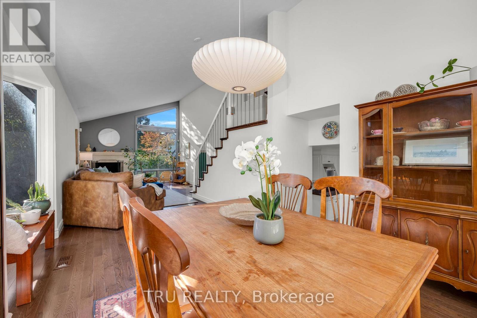 189 St Laurent Boulevard