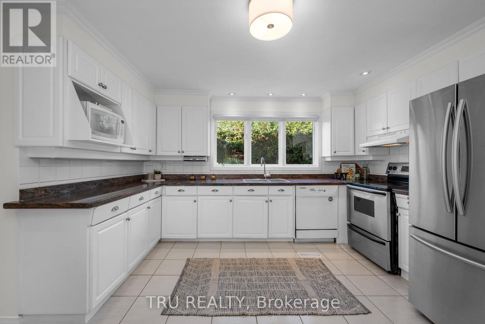 189 St Laurent Boulevard