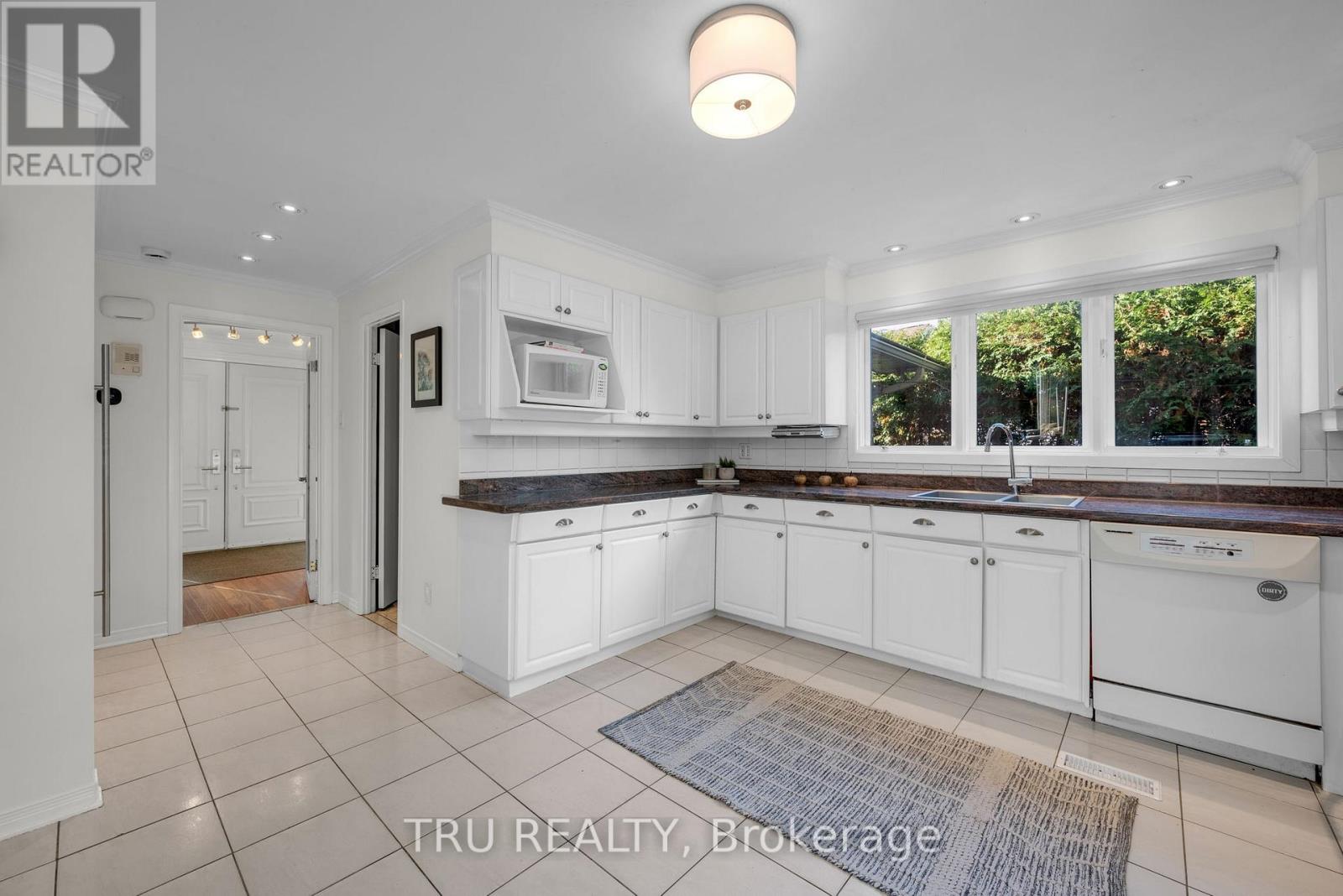 189 St Laurent Boulevard