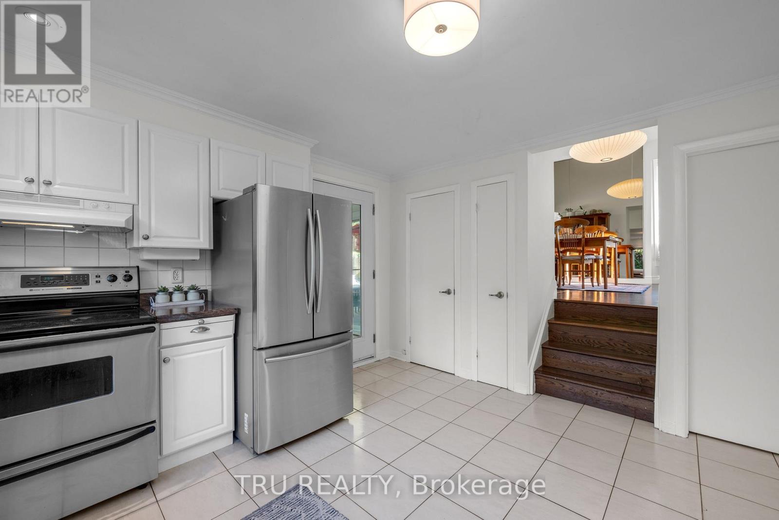 189 St Laurent Boulevard