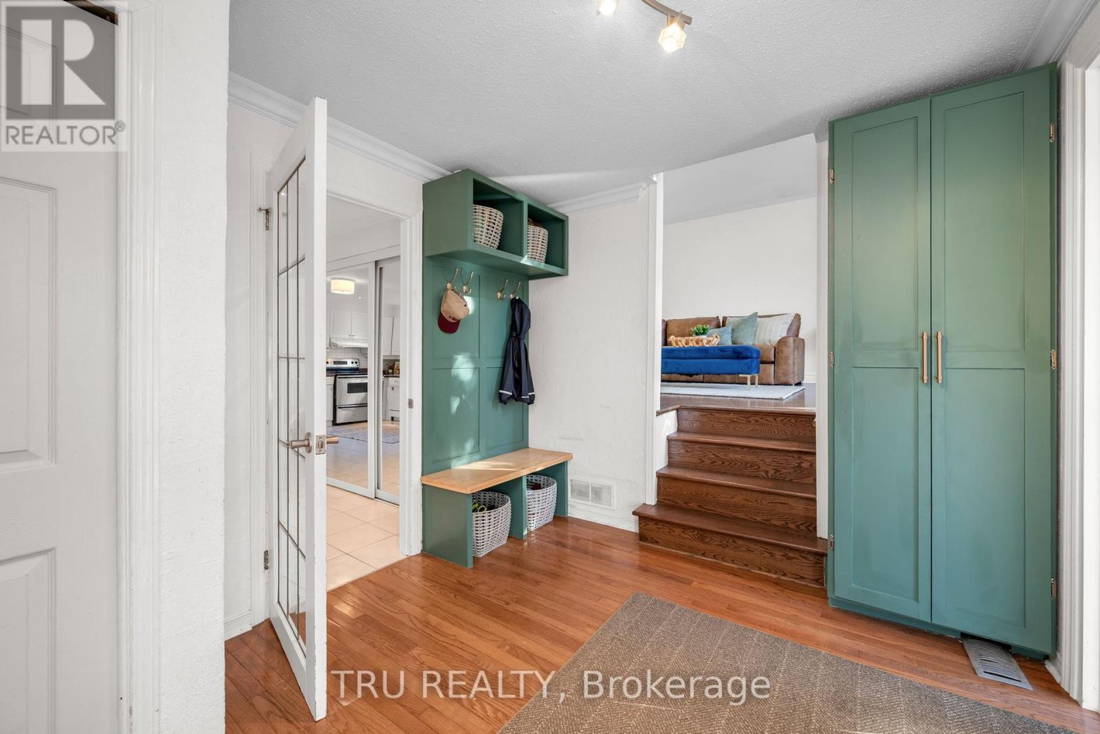 189 St Laurent Boulevard