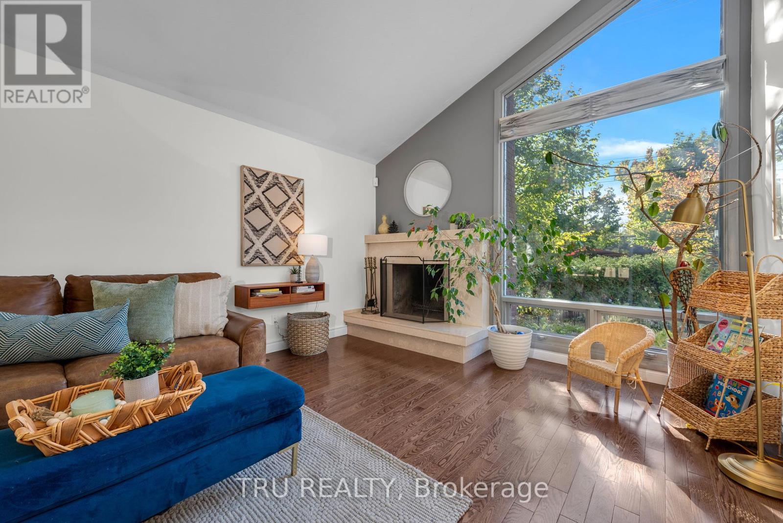 189 St Laurent Boulevard