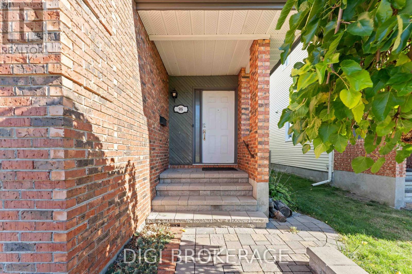 98 Gillespie Crescent