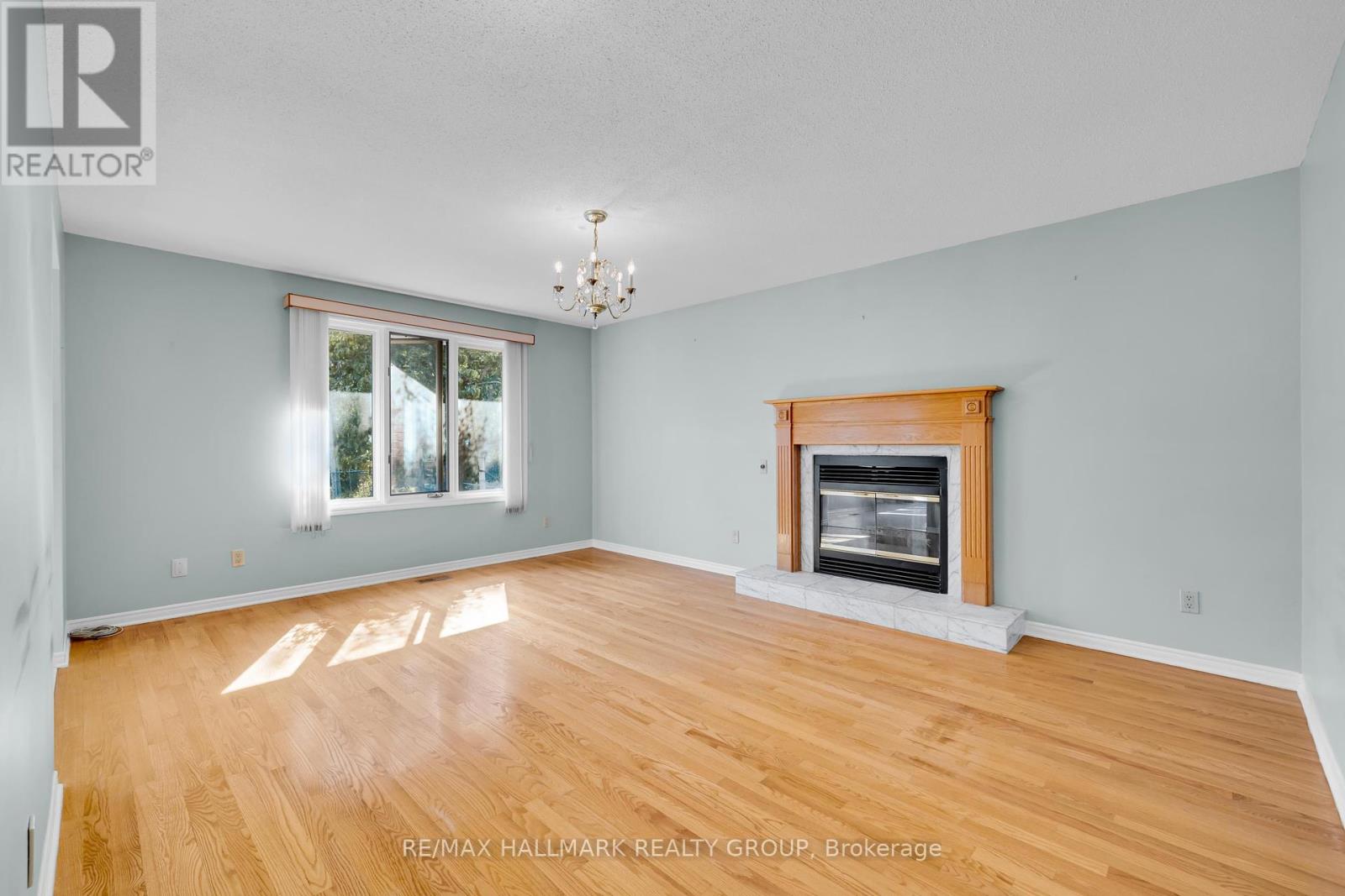1396 Larose Avenue