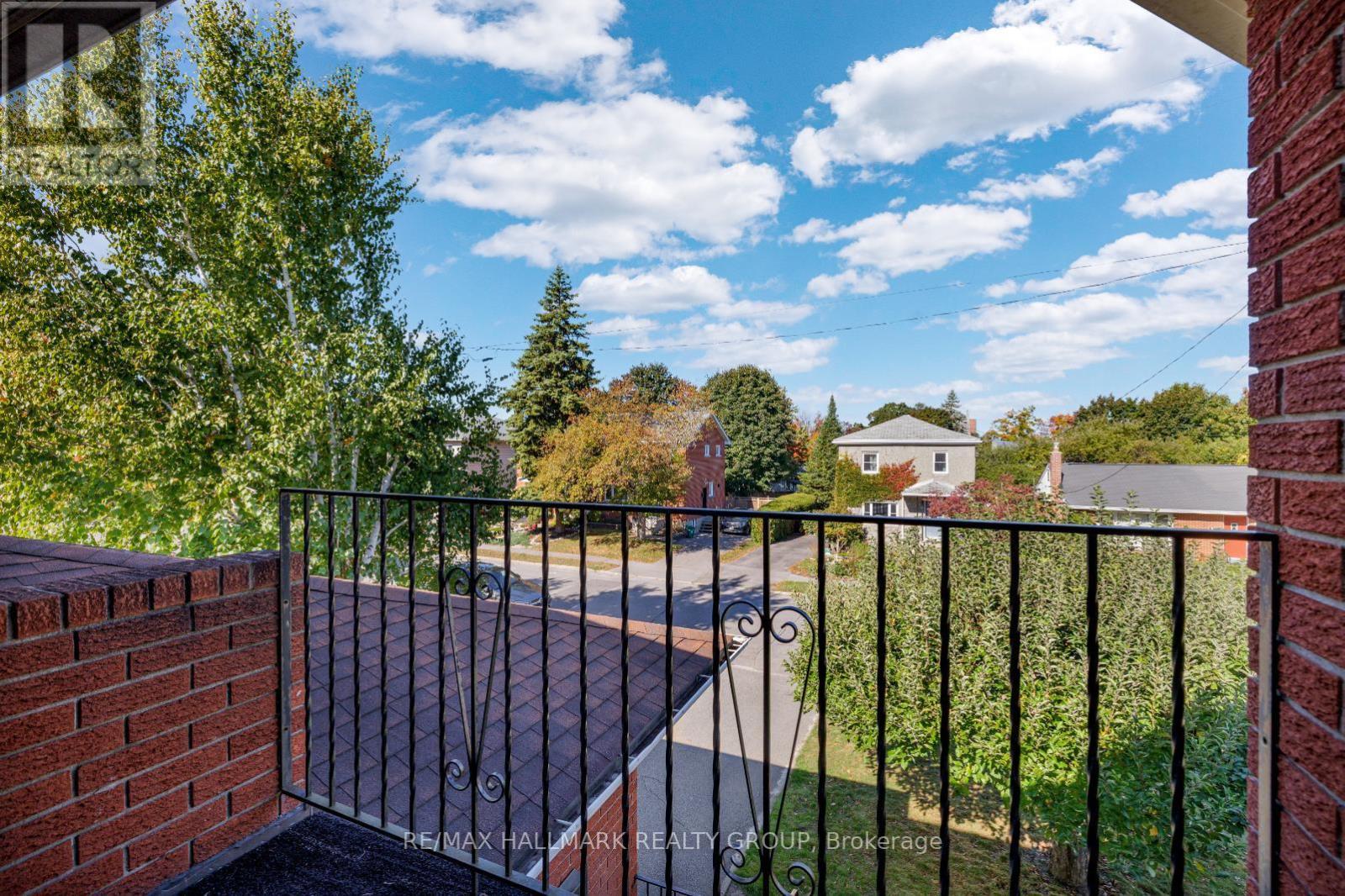 1396 Larose Avenue