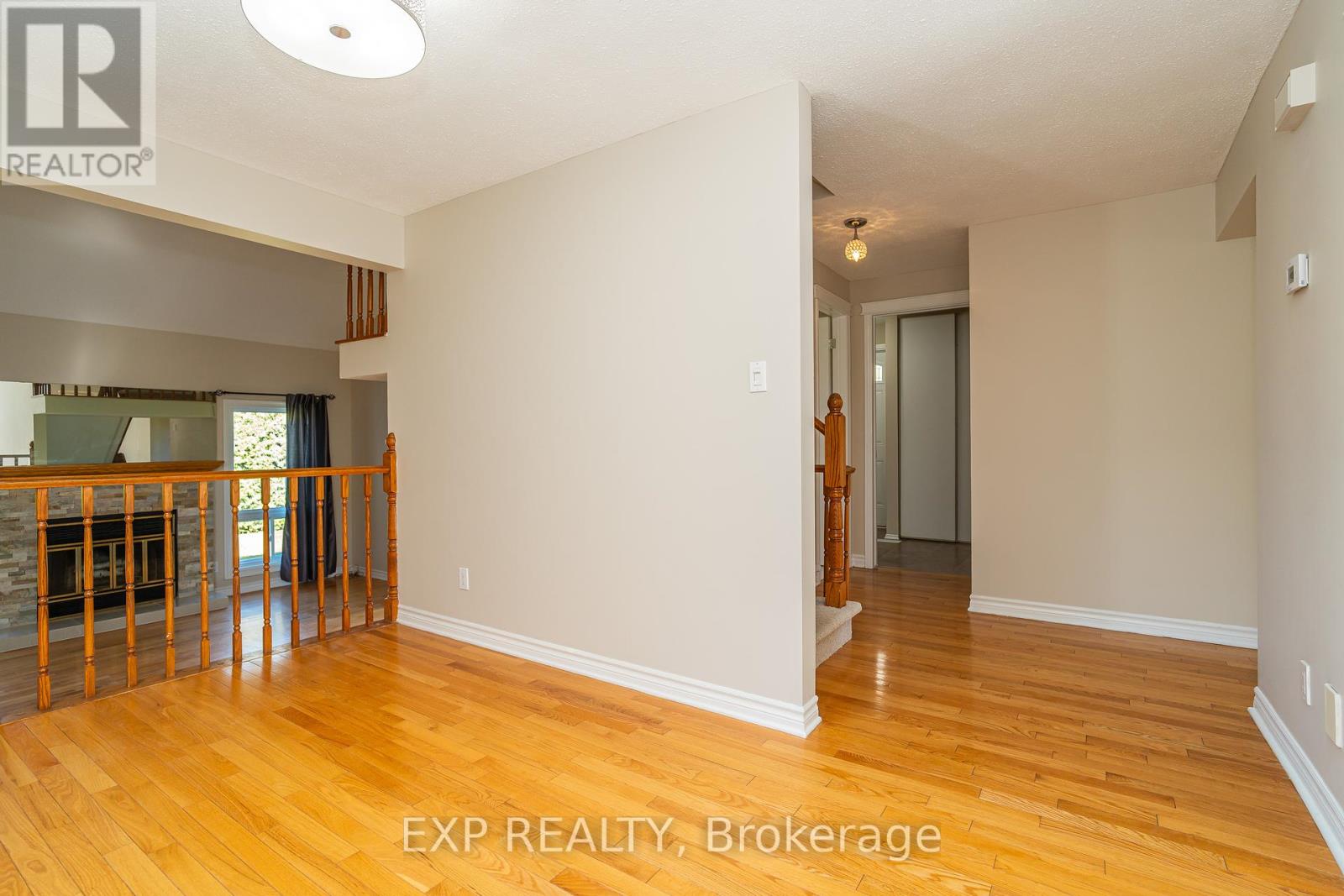 32 Maple View Crescent