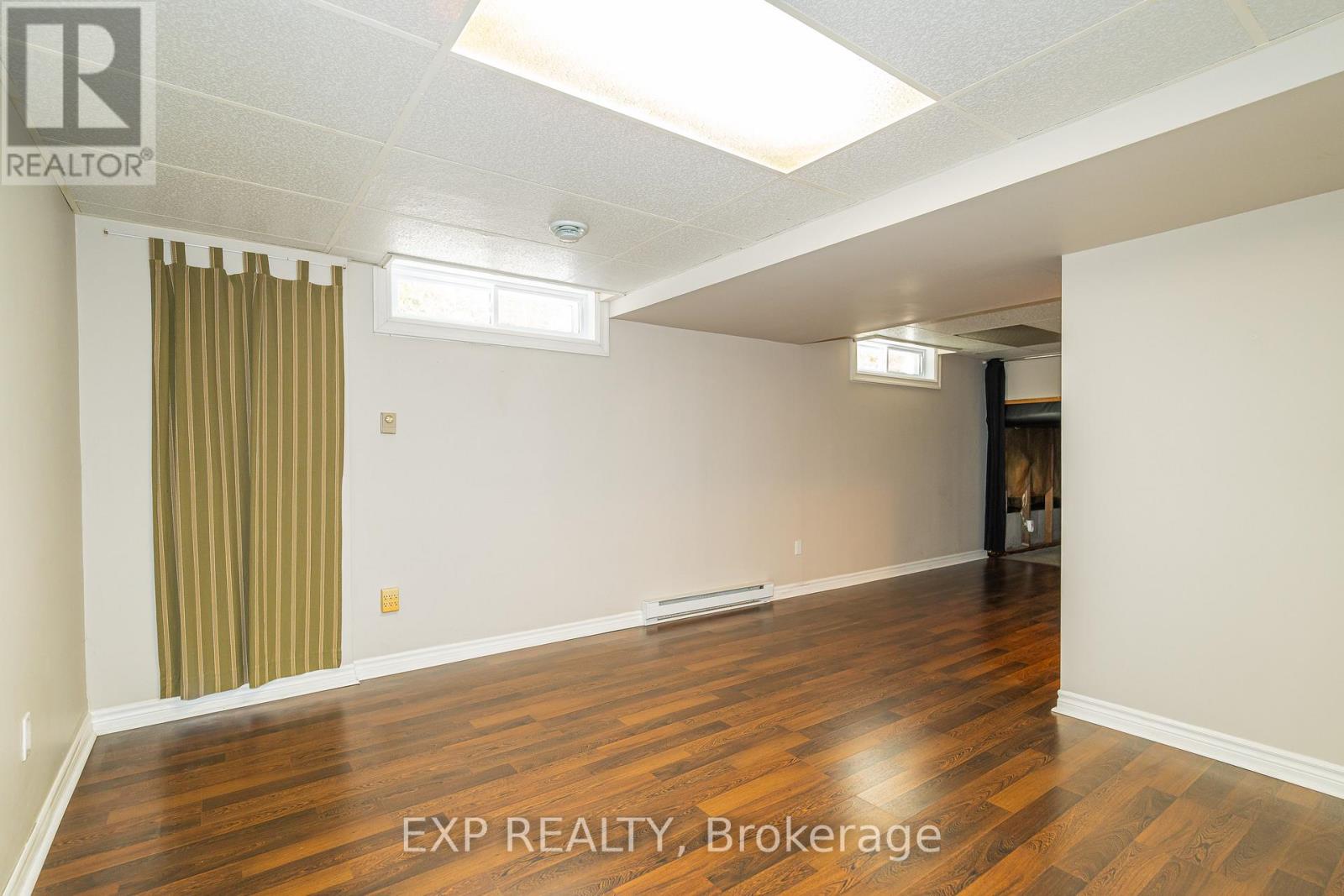 32 Maple View Crescent