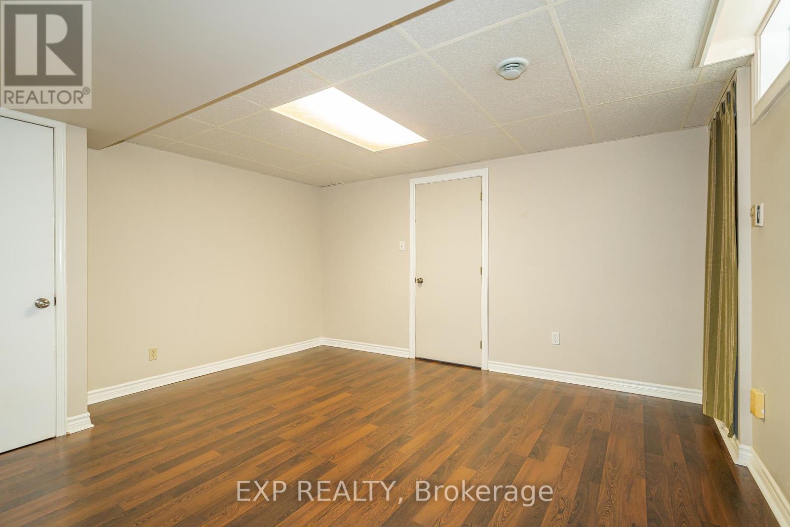 32 Maple View Crescent