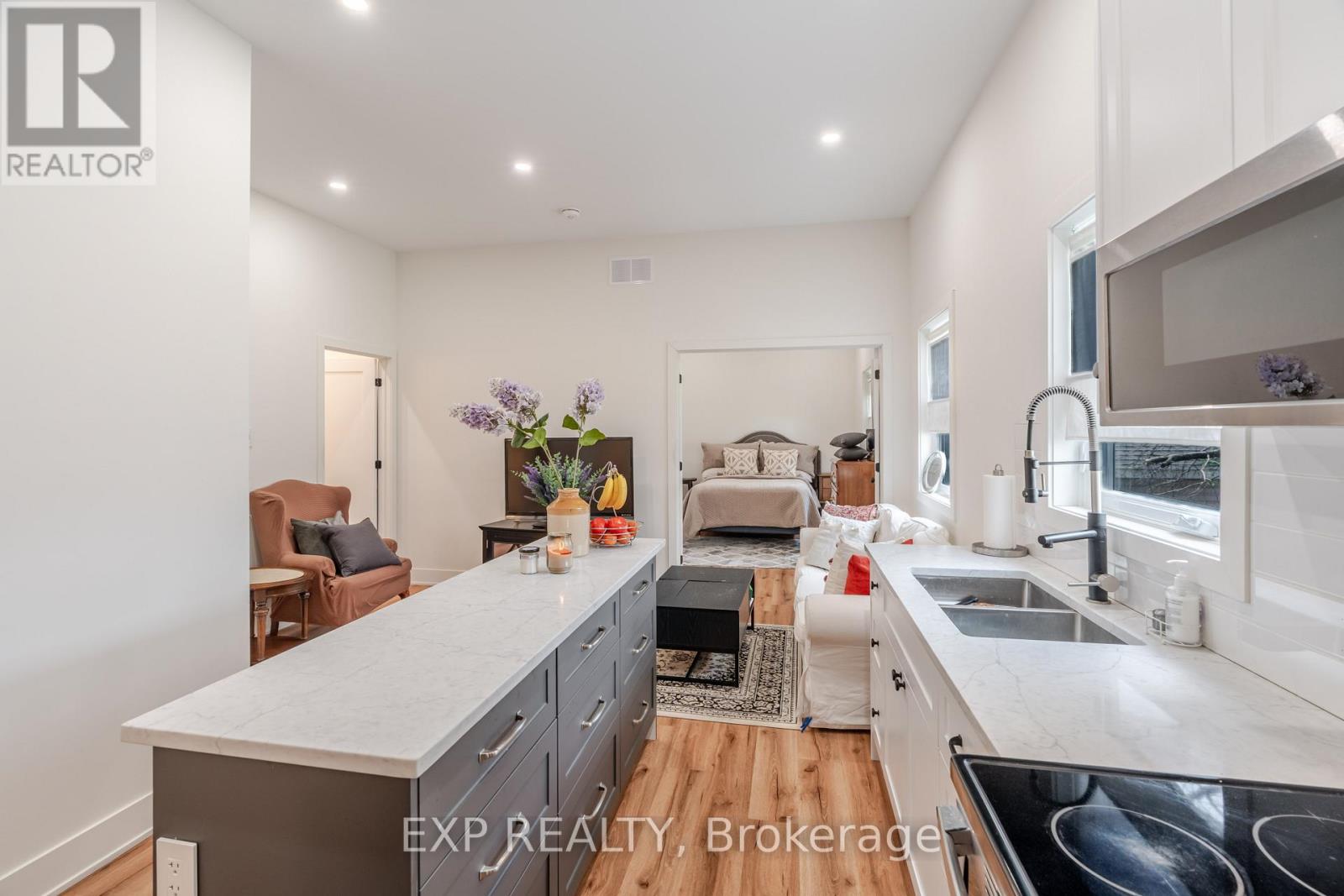 12a Viewmount Drive