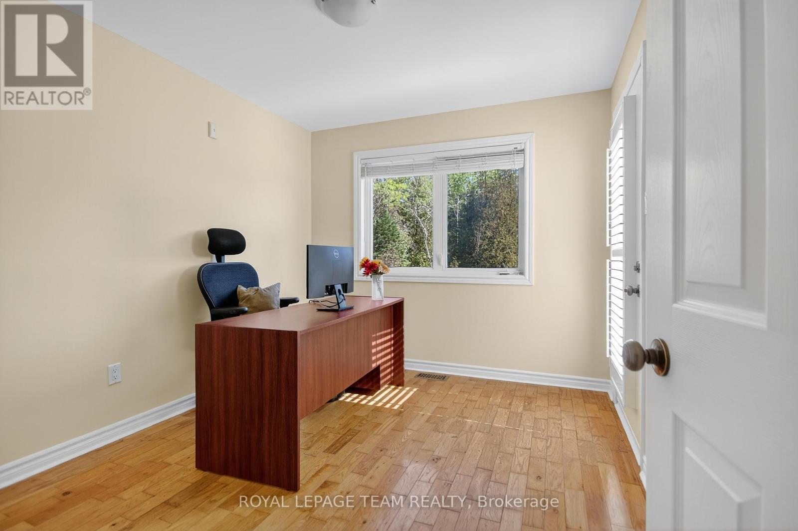380 Brunton Side Rd, R.r. #3 Side Road