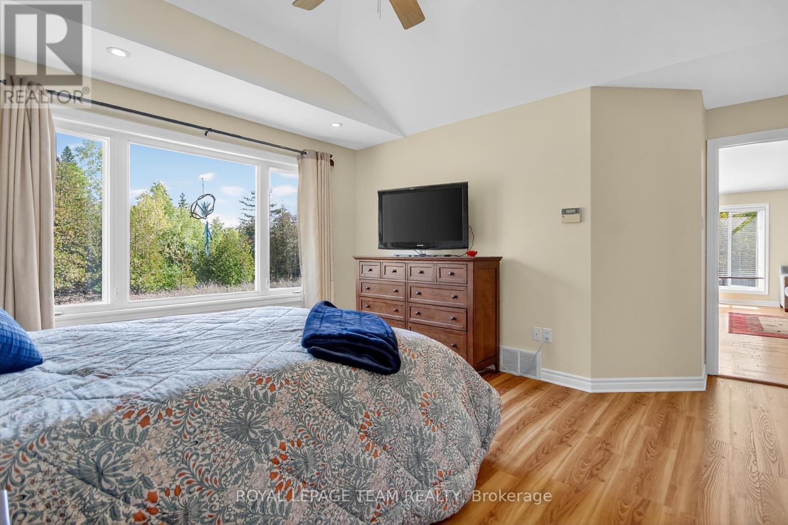 380 Brunton Side Rd, R.r. #3 Side Road