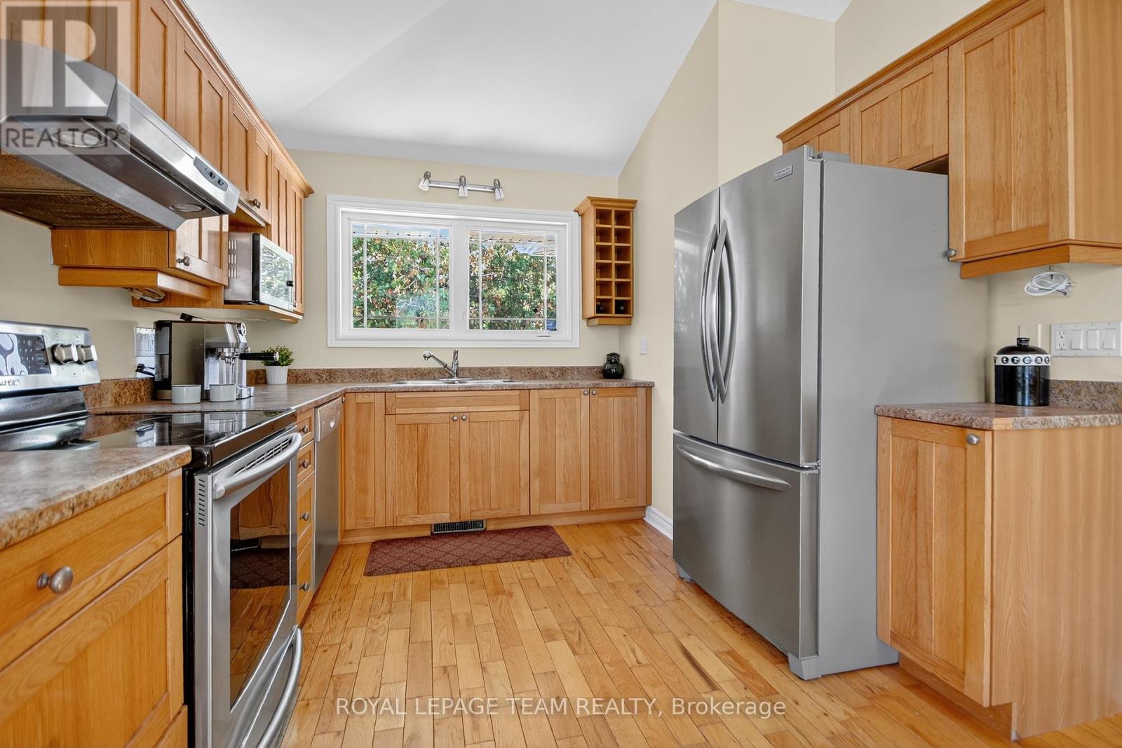 380 Brunton Side Rd, R.r. #3 Side Road