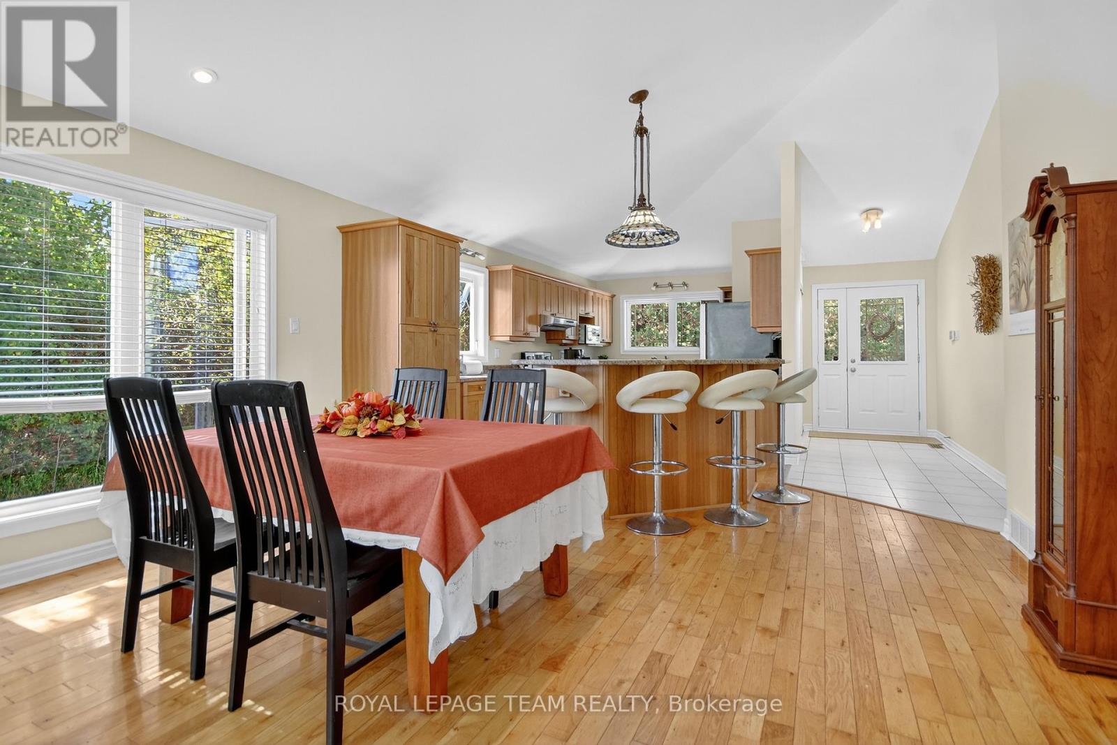 380 Brunton Side Rd, R.r. #3 Side Road