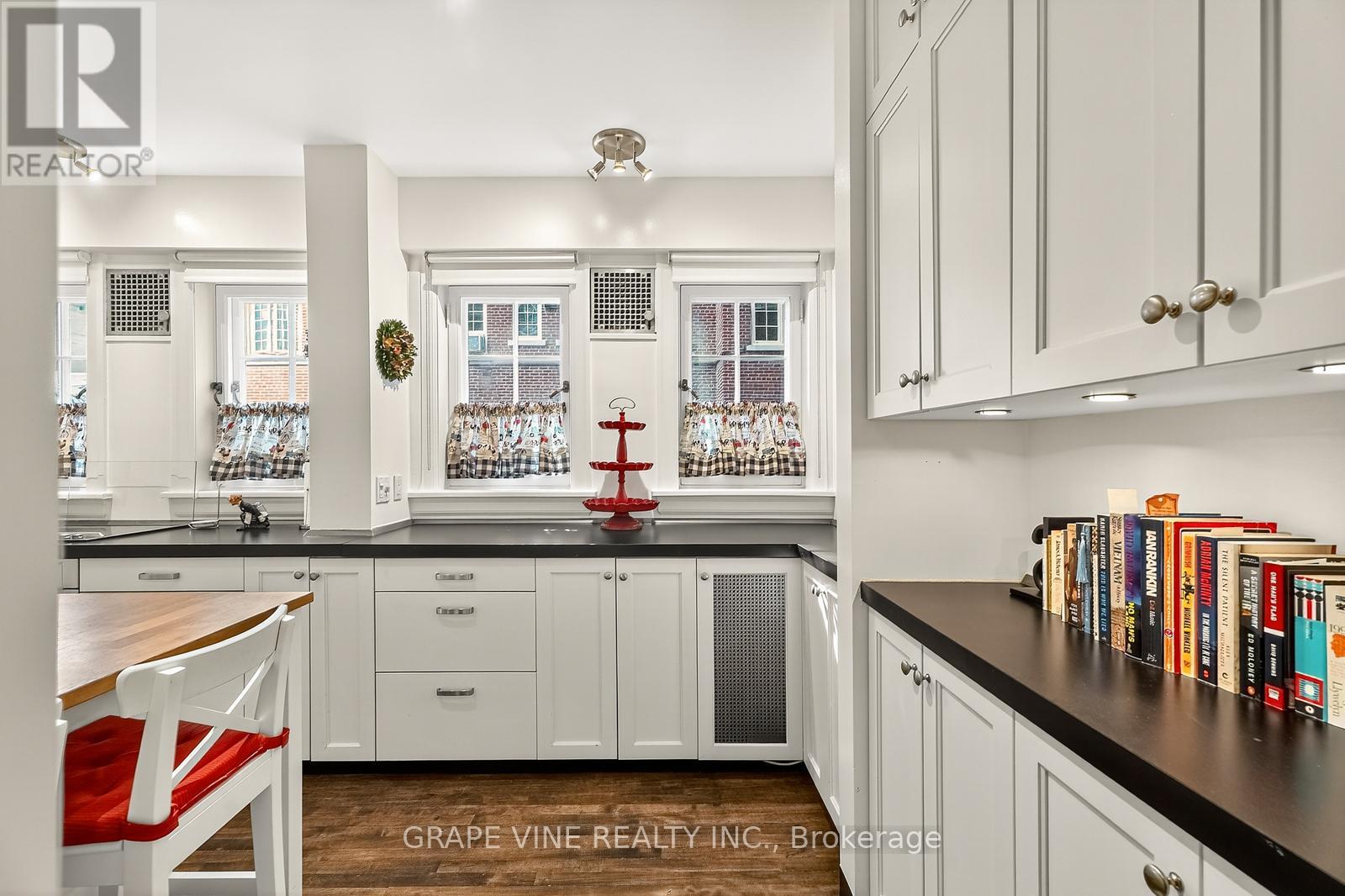 1d - 260 Metcalfe Street