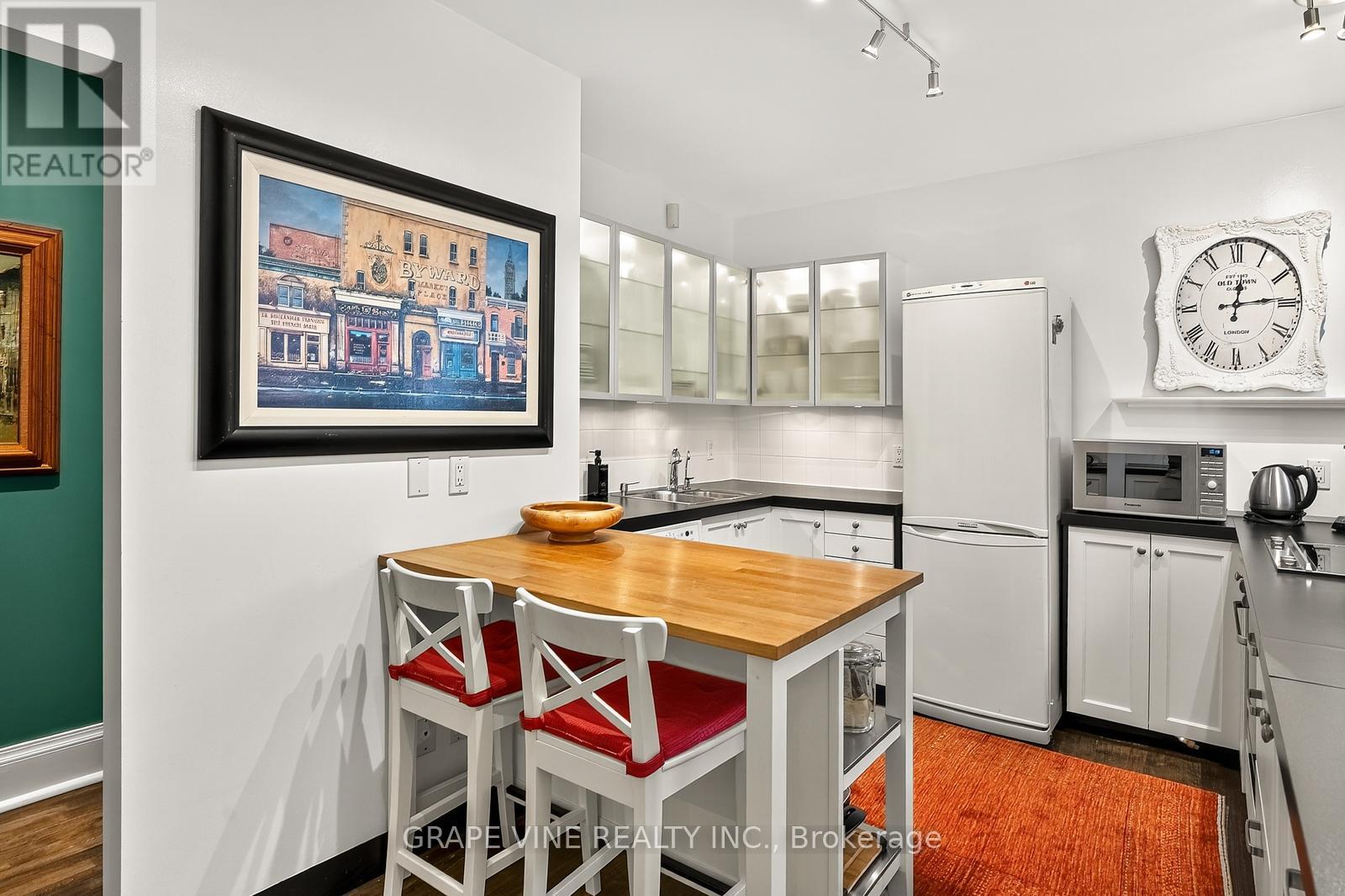1d - 260 Metcalfe Street