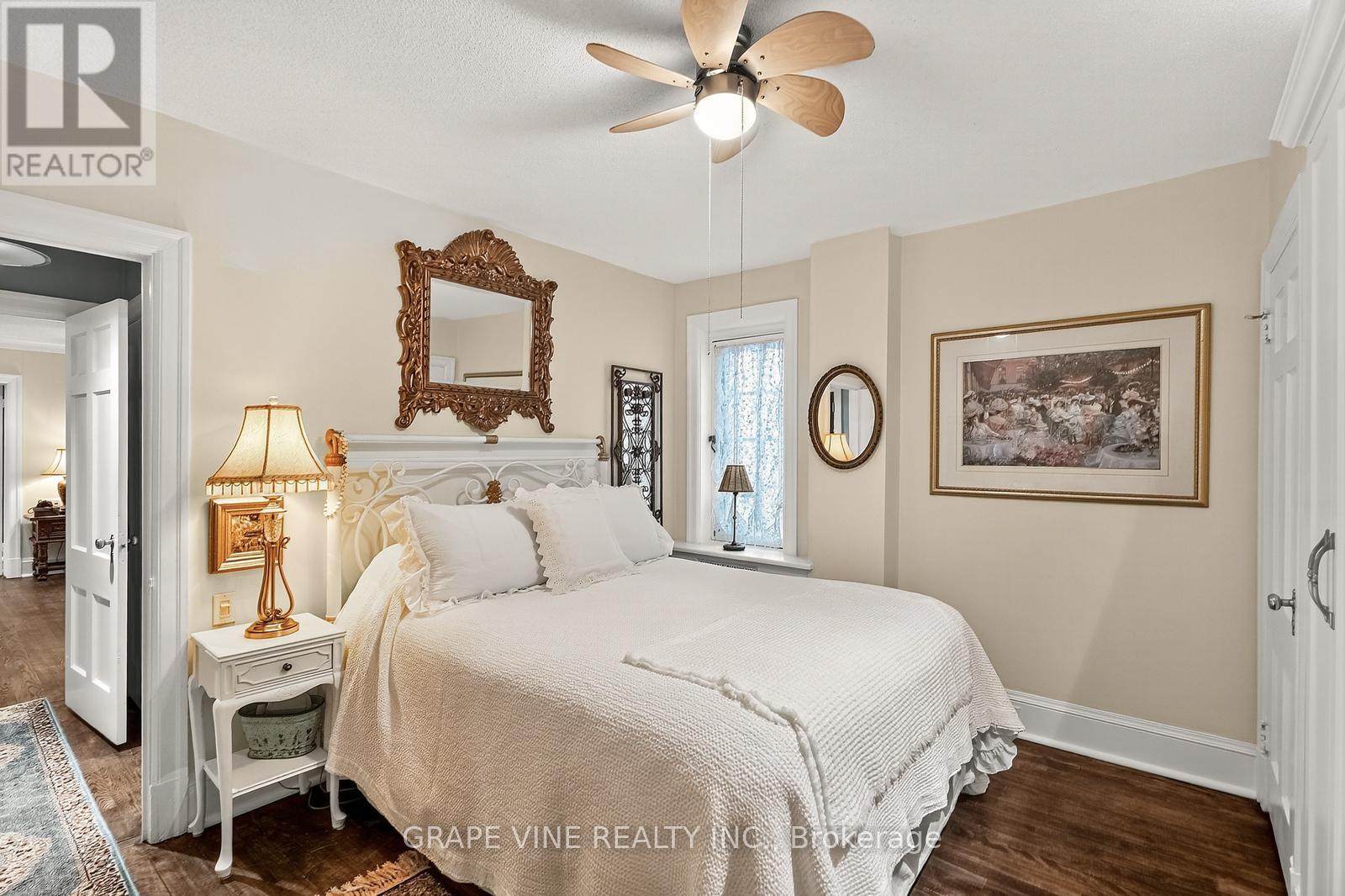 1d - 260 Metcalfe Street