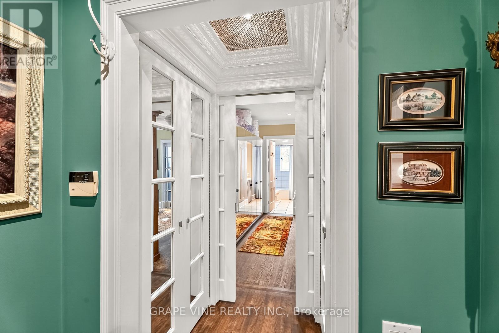 1d - 260 Metcalfe Street