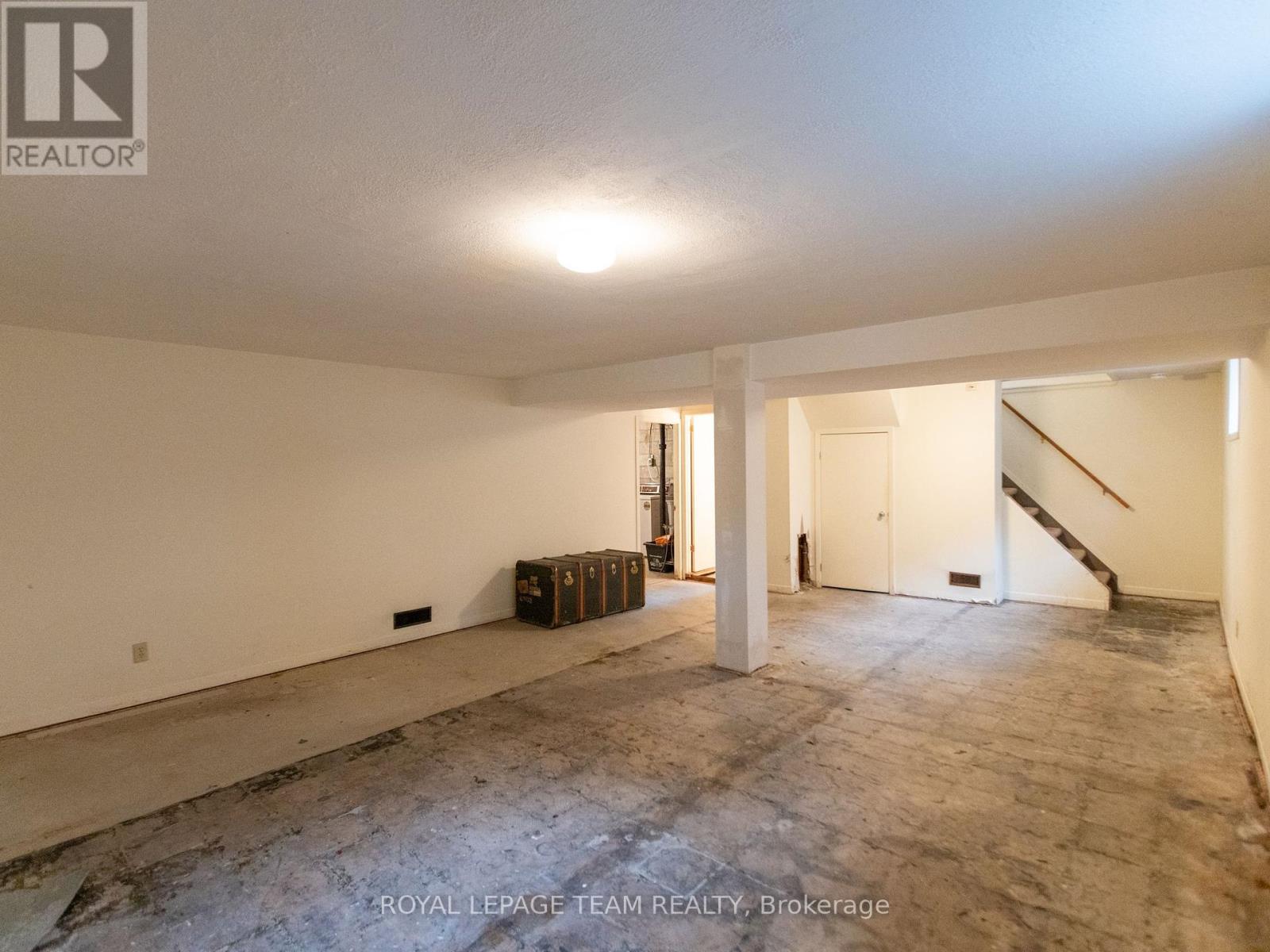 1231 Ridgemont Avenue