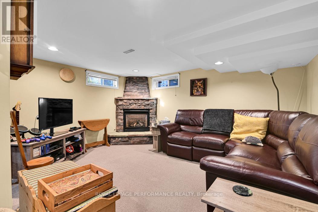 934 Smyth Road