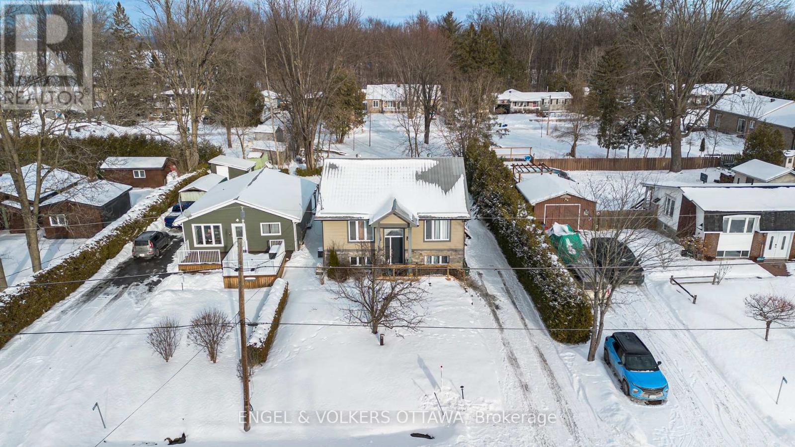 1095 Morin Road