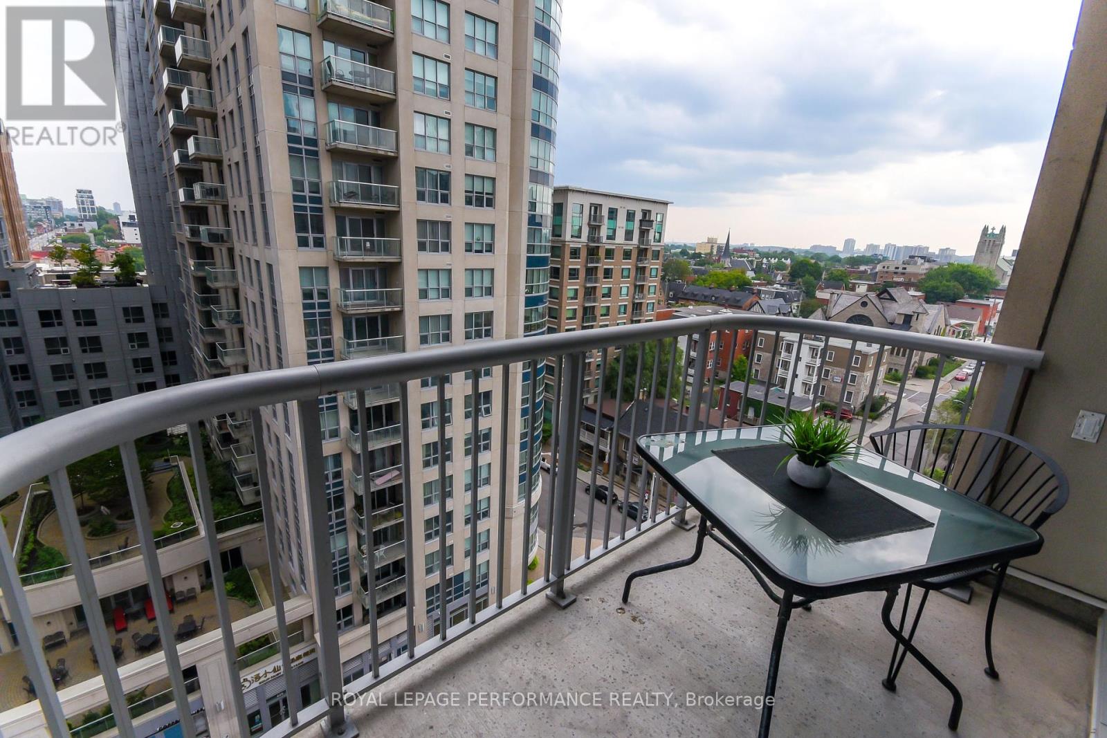 1107 - 234 Rideau Street