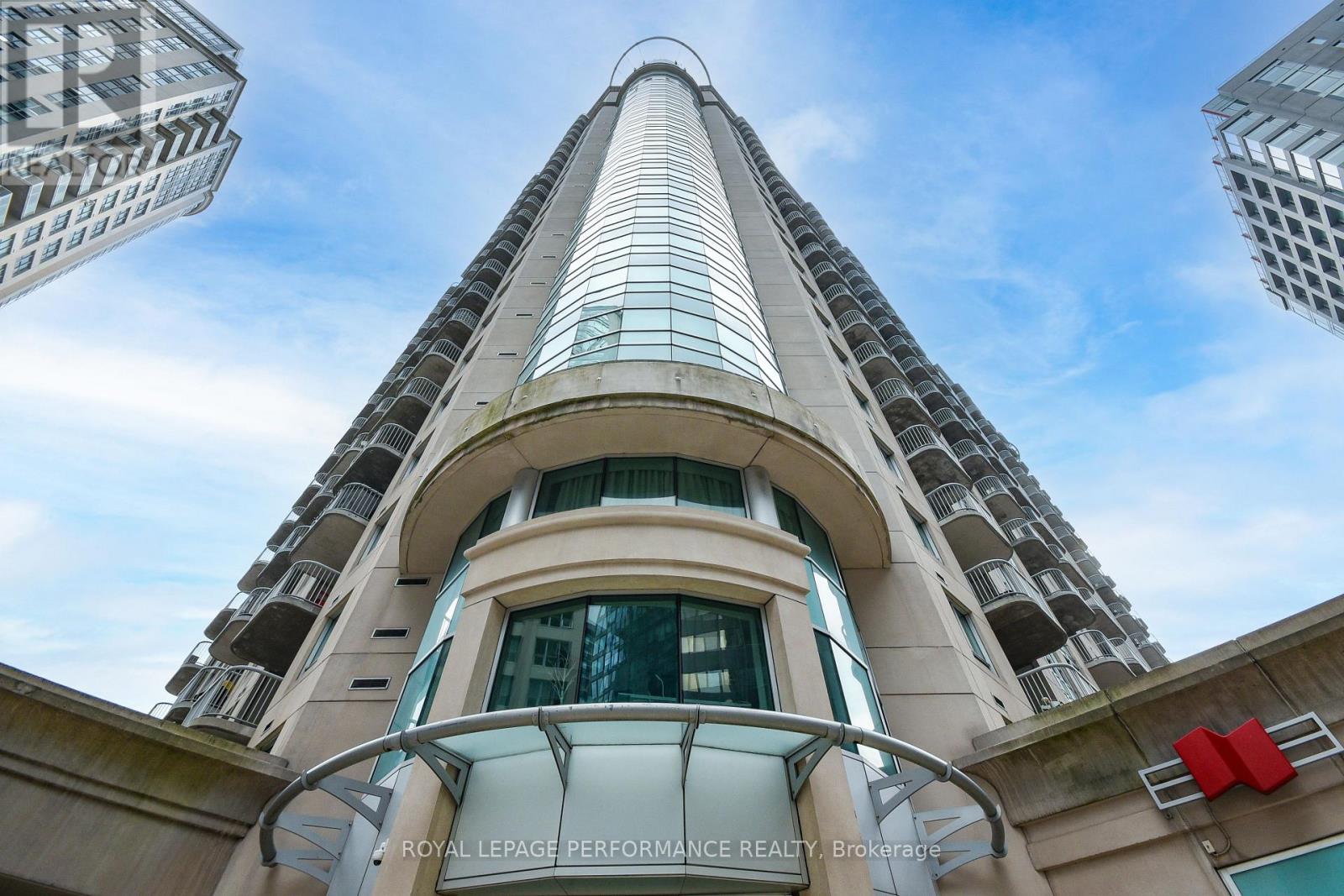 1107 - 234 Rideau Street