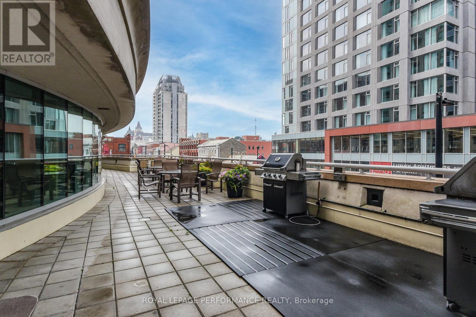 1107 - 234 Rideau Street